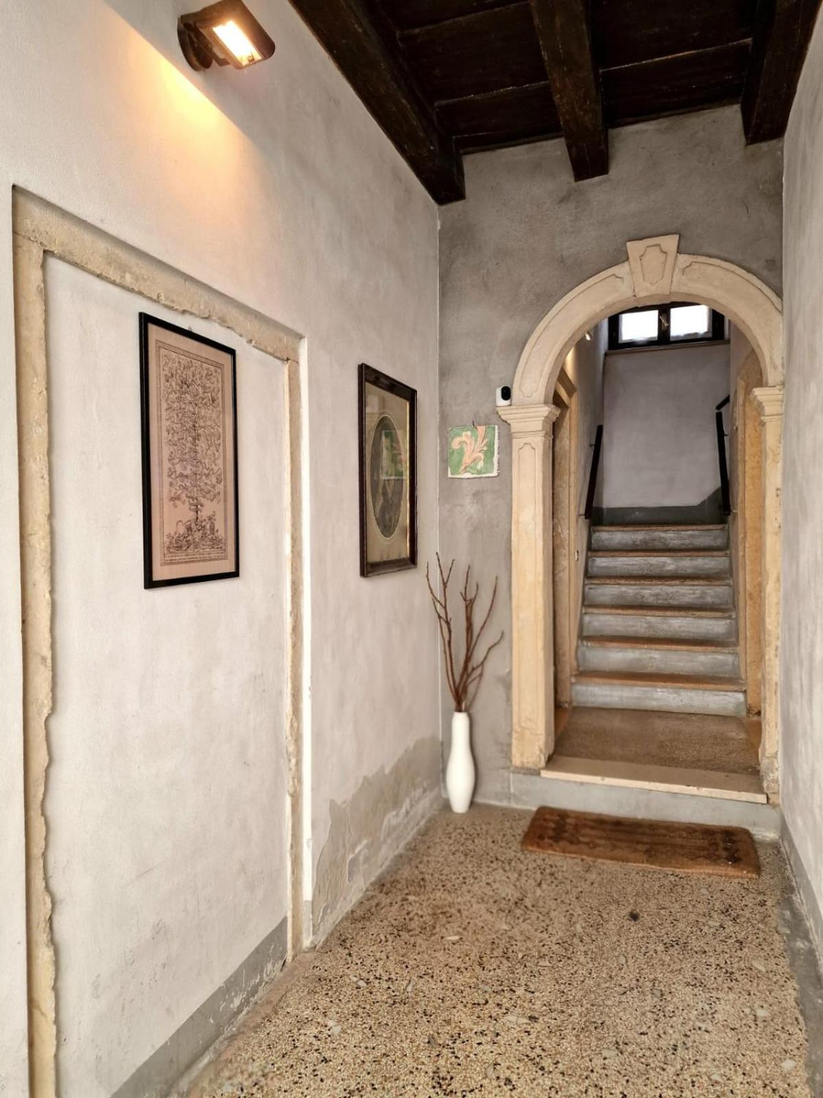 Dimora Castelvecchio ai Salvi - Soggiorno storico nel cuore di Verona con parcheggi su richiesta