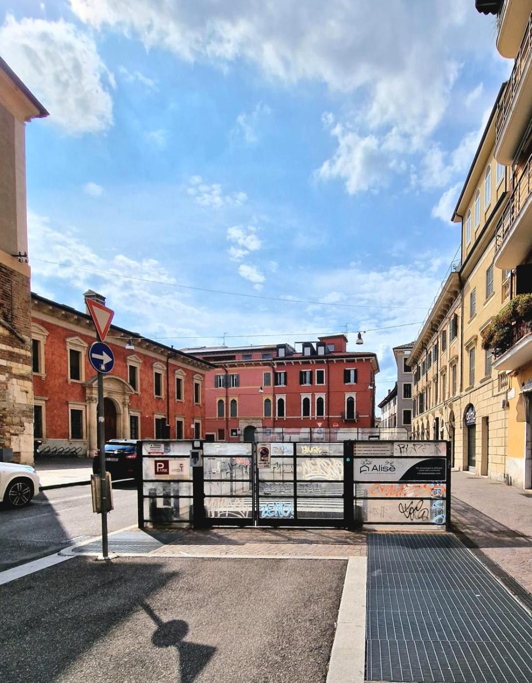 Dimora Castelvecchio ai Salvi - Soggiorno storico nel cuore di Verona con parcheggi su richiesta