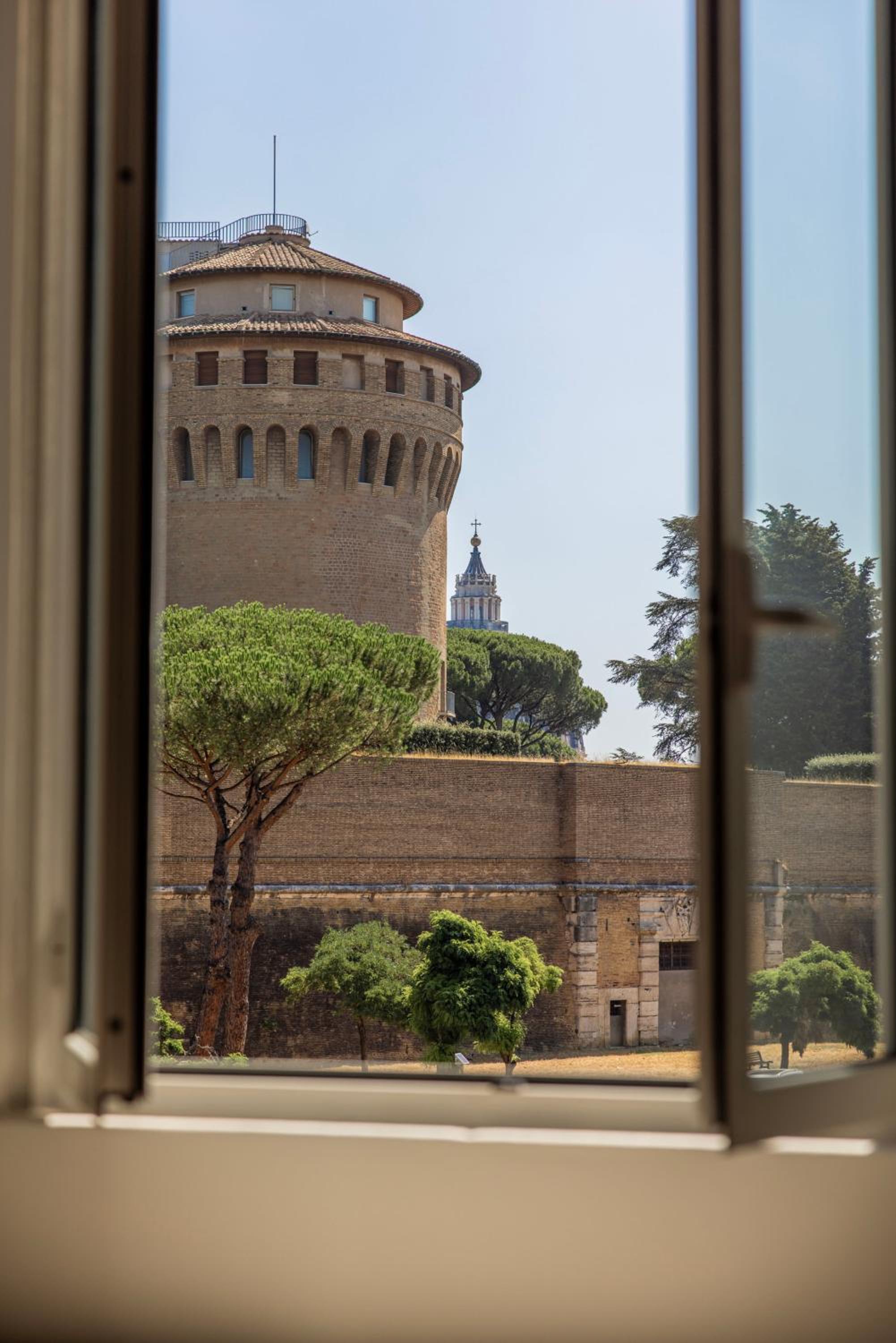 Vatican Pertusa Luxury Suites by Quinto Piano