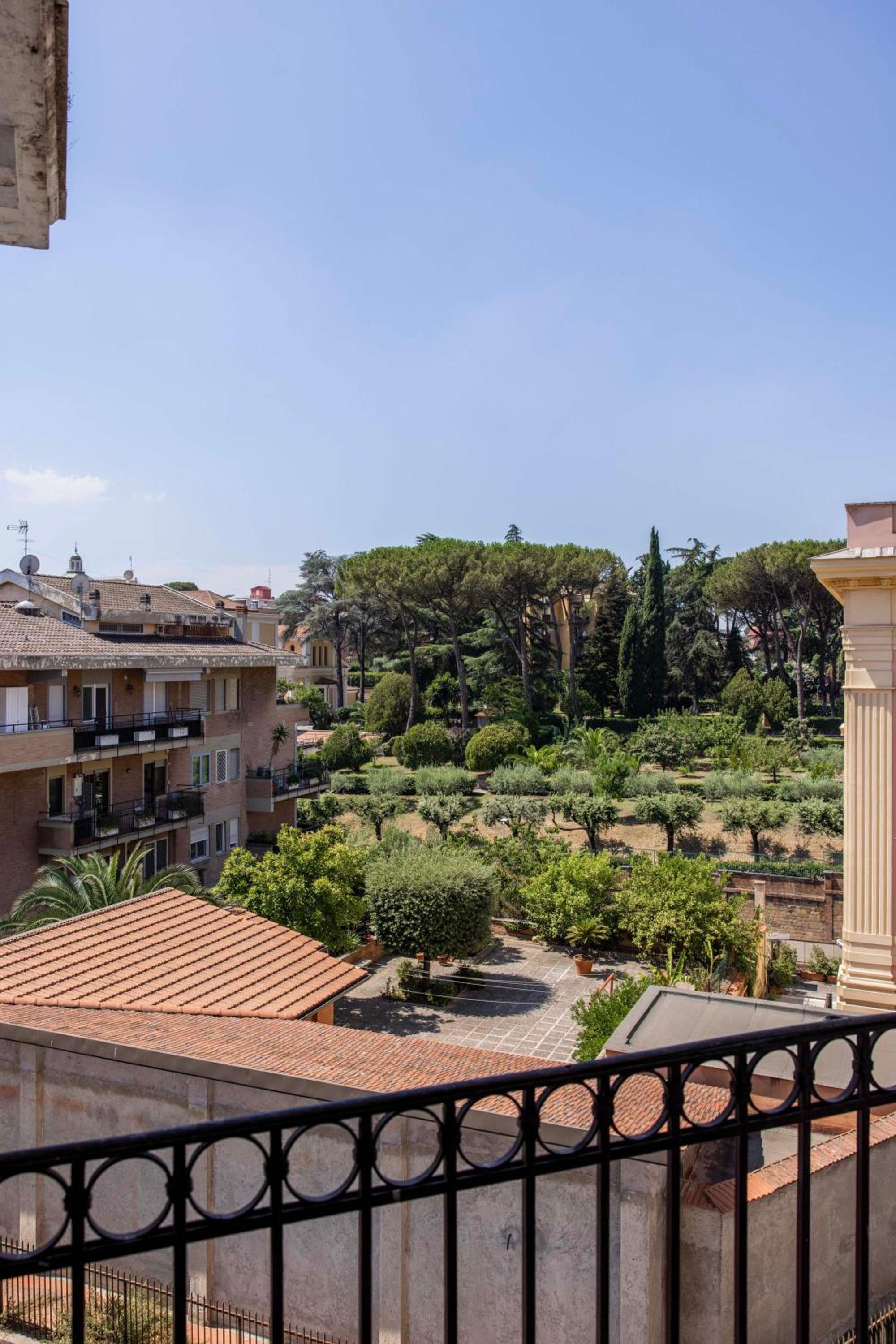 Vatican Pertusa Luxury Suites by Quinto Piano