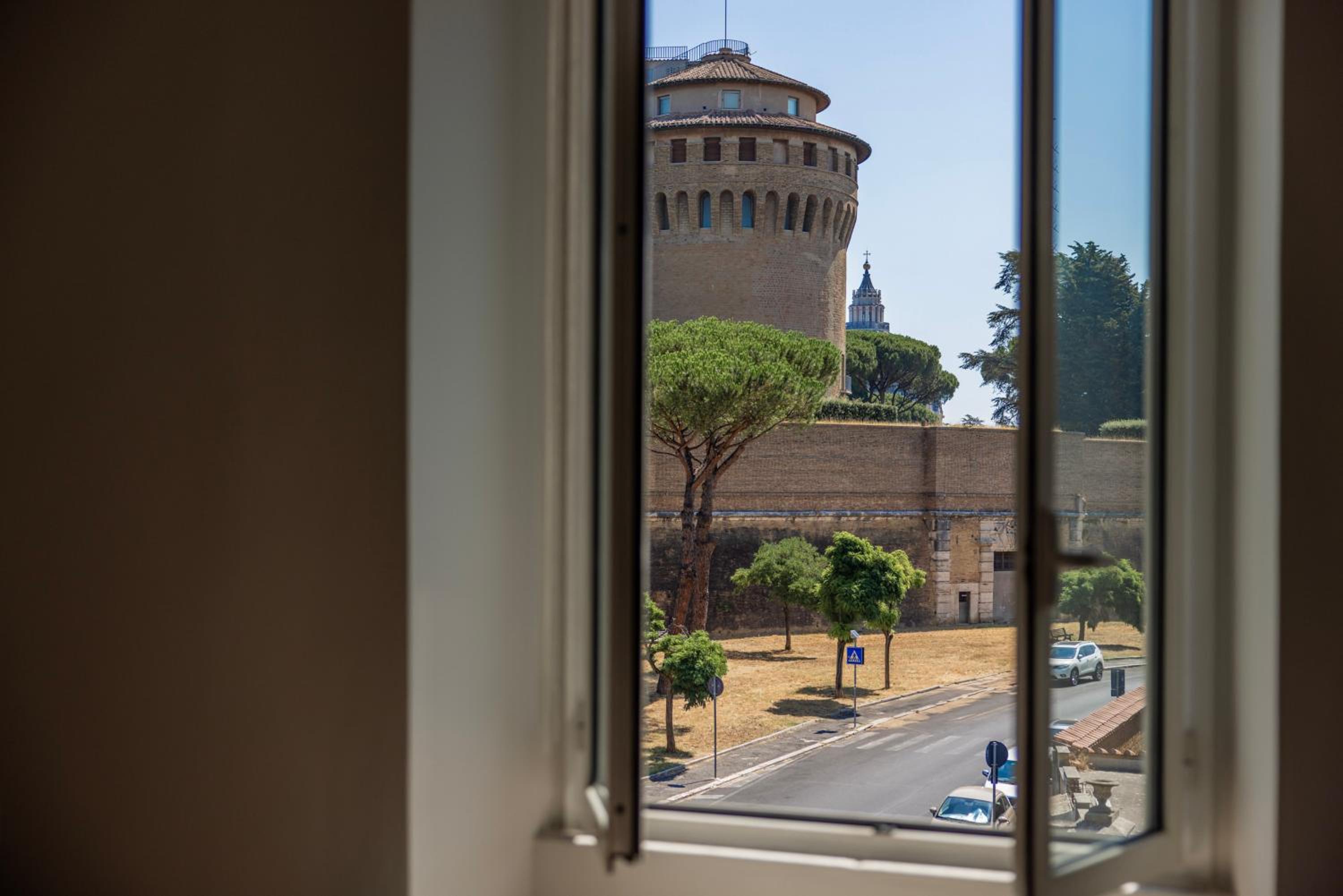 Vatican Pertusa Luxury Suites by Quinto Piano