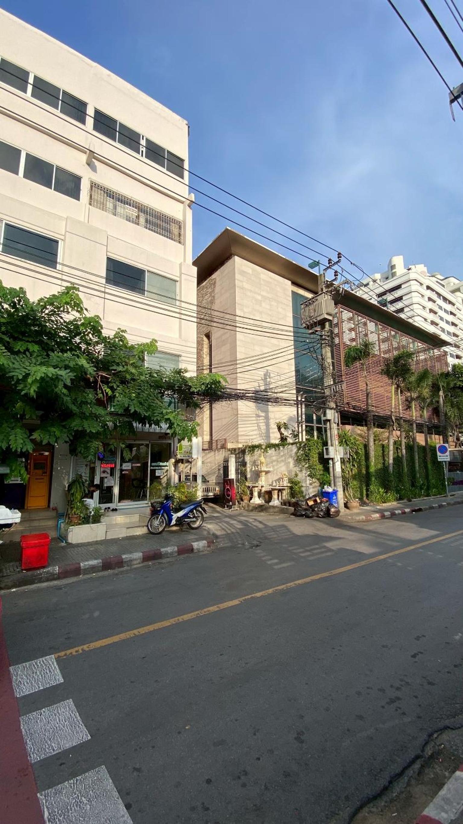 YON INN Sukhumvit 4 BTS Nana