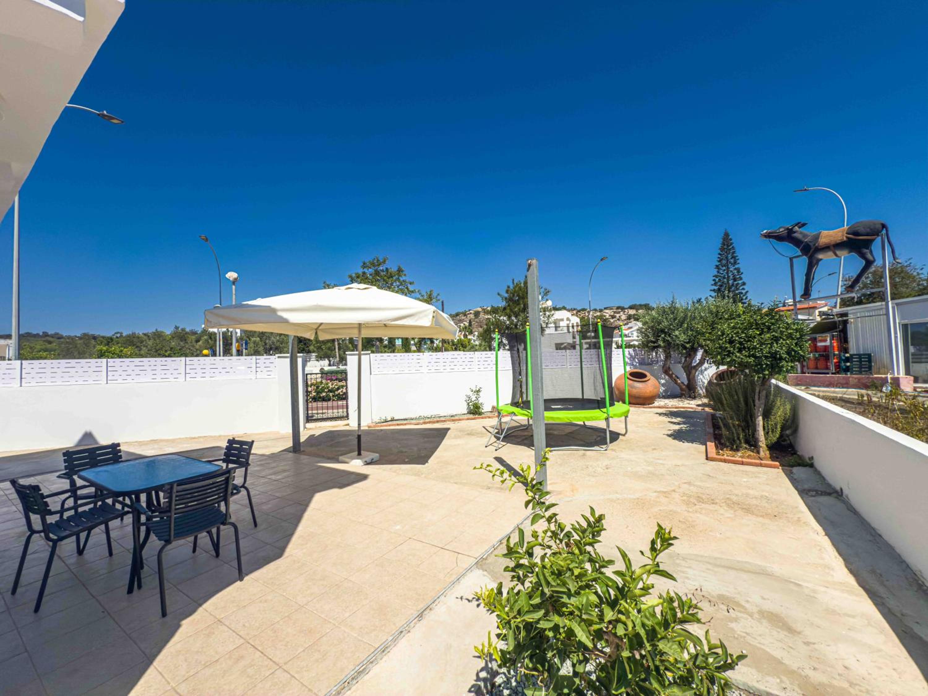 Chris Family Villa - Walk to Fig Tree Bay