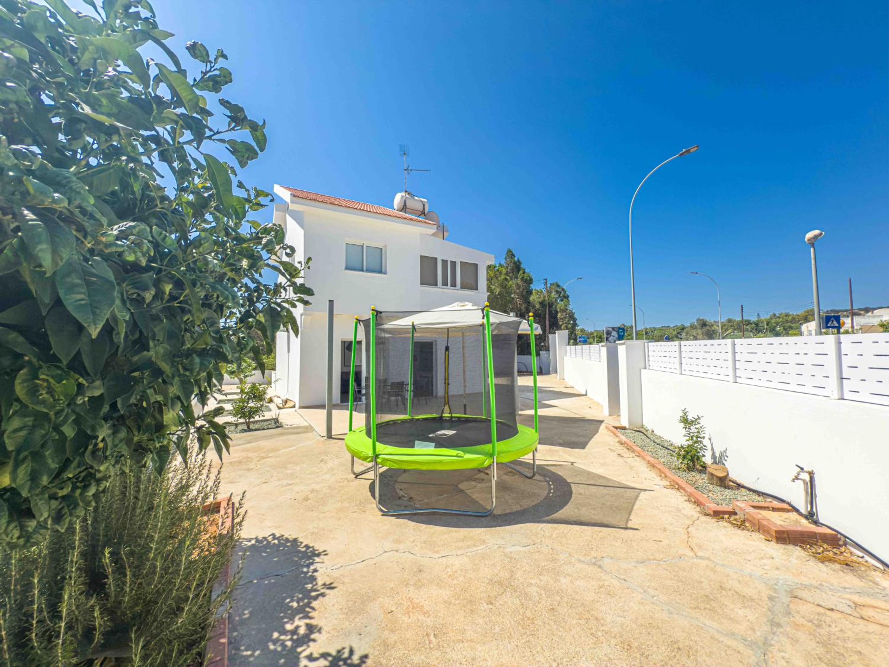 Chris Family Villa - Walk to Fig Tree Bay