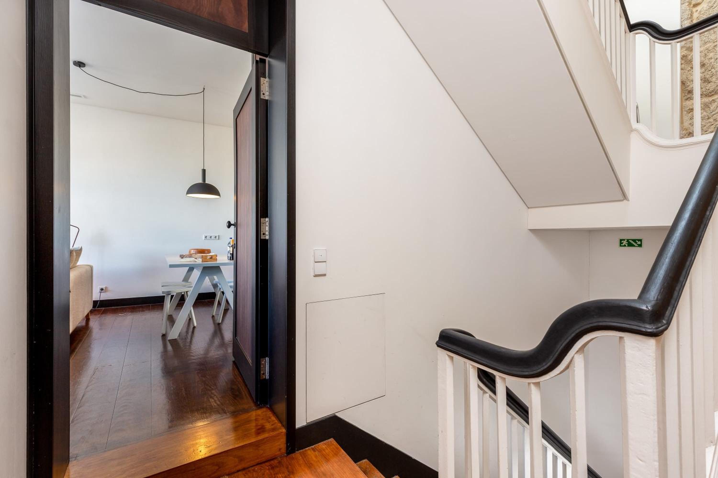 Large Studio with City Views