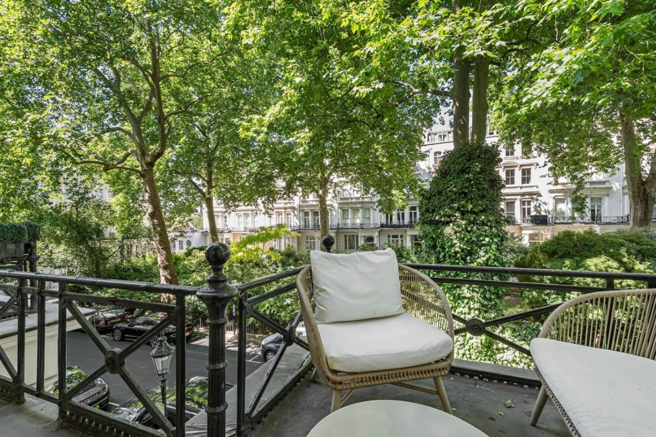 Knightsbridge Home Near Hyde Park and Harrods