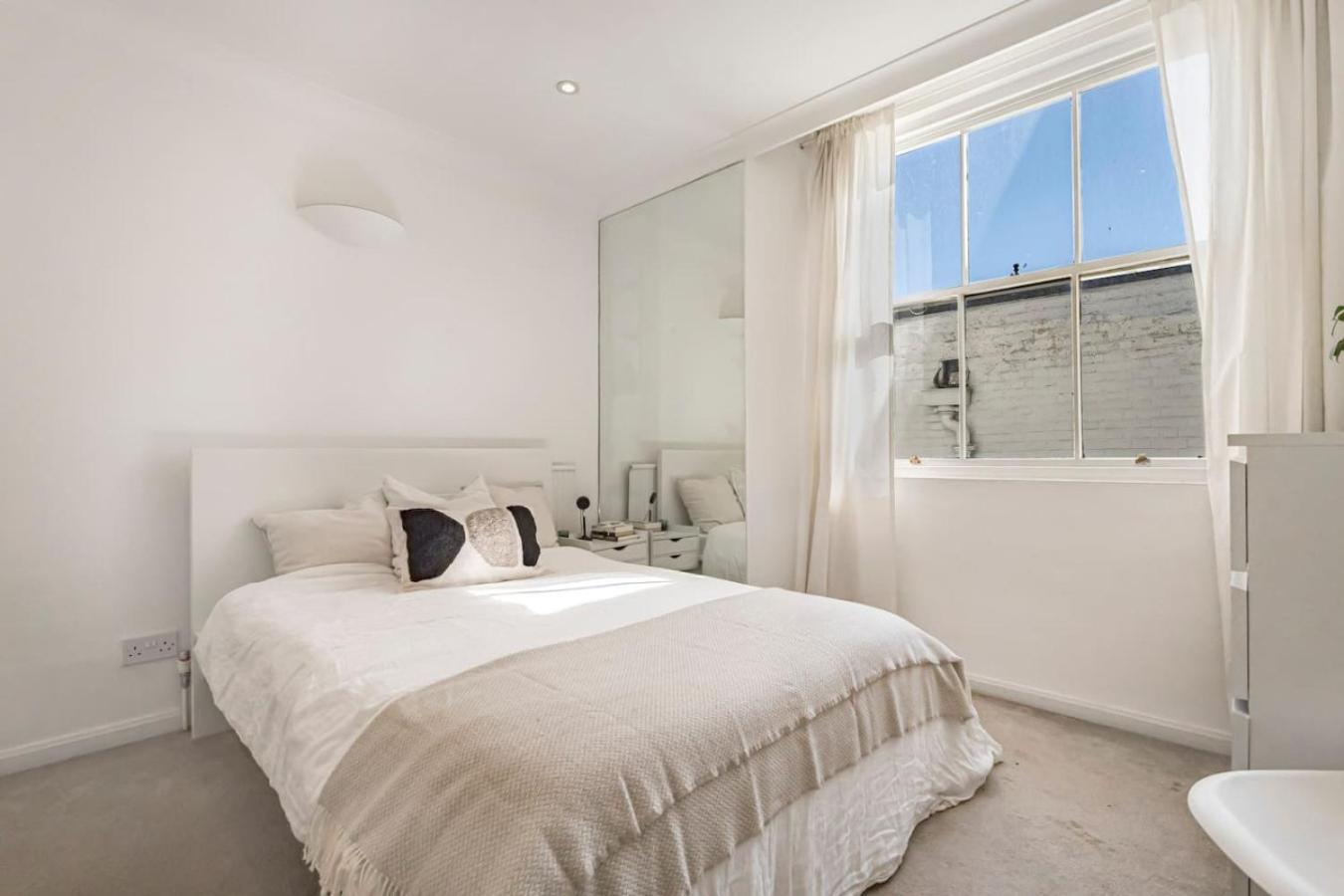 Knightsbridge Home Near Hyde Park and Harrods