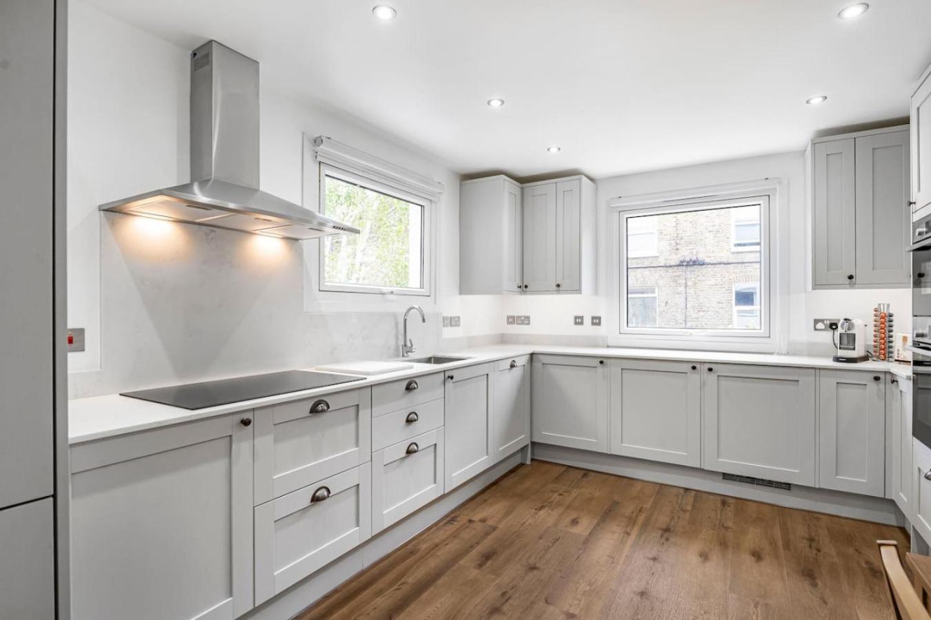Modern 5-Bed Home in Maida Vale