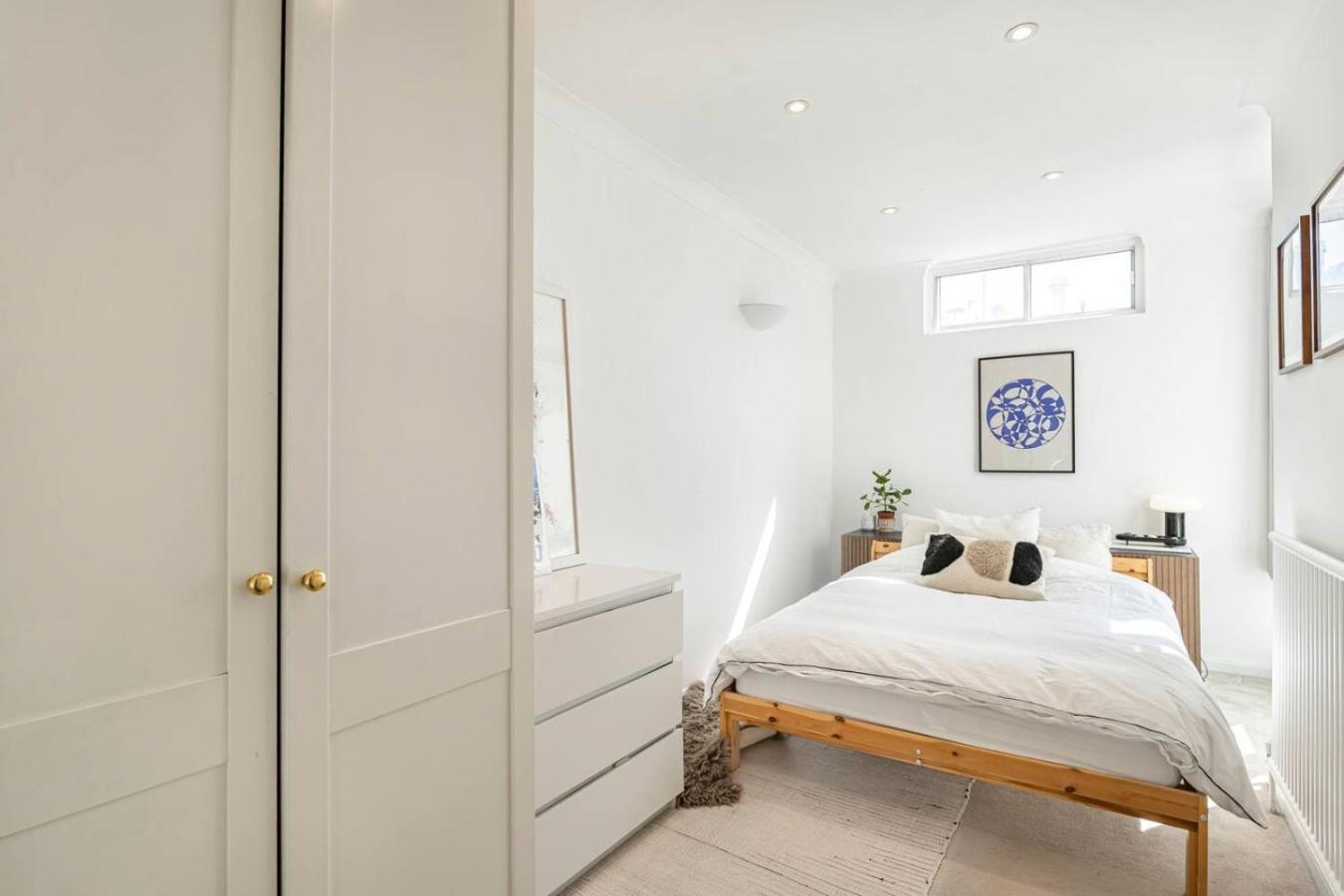 Knightsbridge Home Near Hyde Park and Harrods
