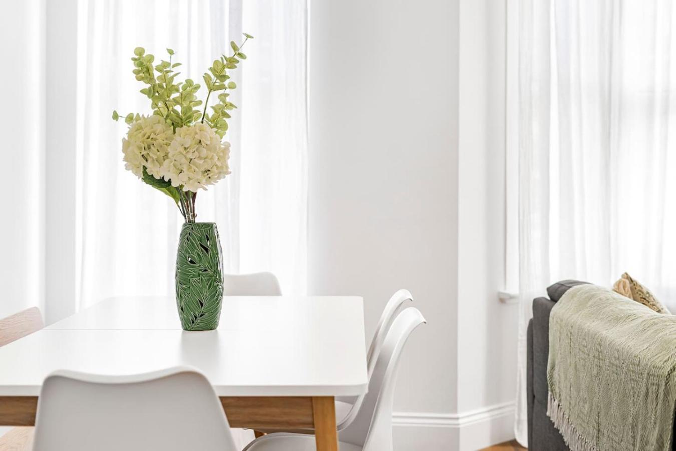 Modern 5-Bed Home in Maida Vale