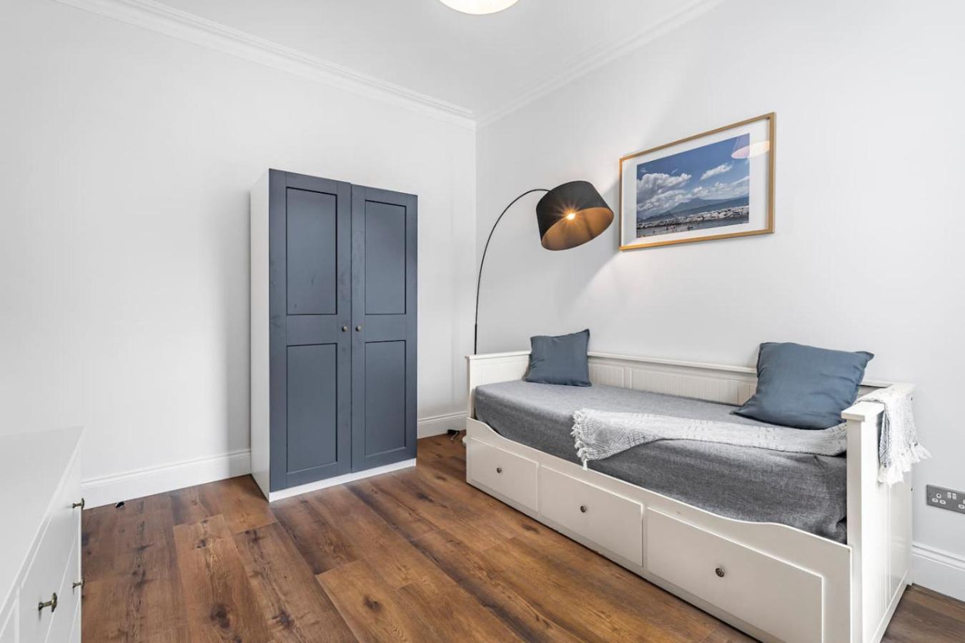Modern 5-Bed Home in Maida Vale