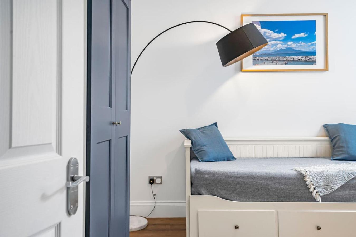 Modern 5-Bed Home in Maida Vale