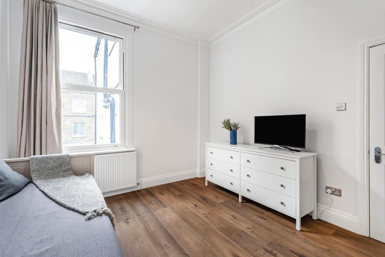 Modern 5-Bed Home in Maida Vale