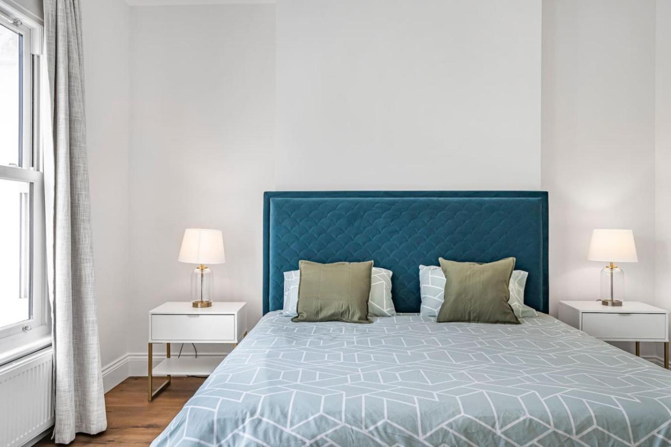 Modern 5-Bed Home in Maida Vale