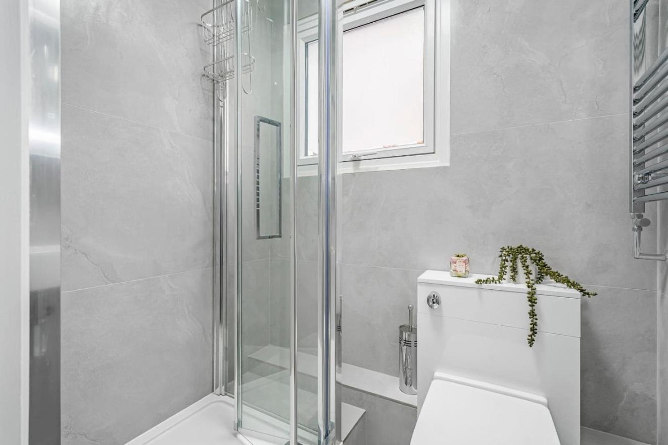 Modern 5-Bed Home in Maida Vale