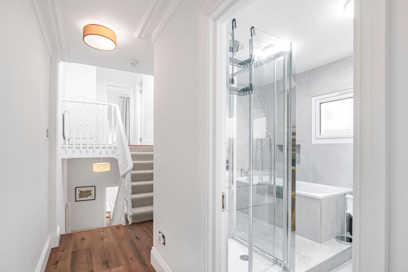Modern 5-Bed Home in Maida Vale