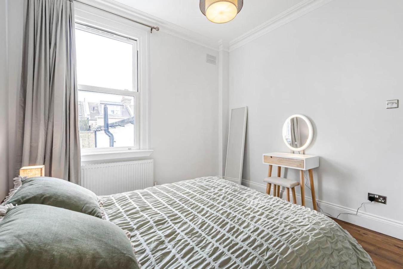Modern 5-Bed Home in Maida Vale