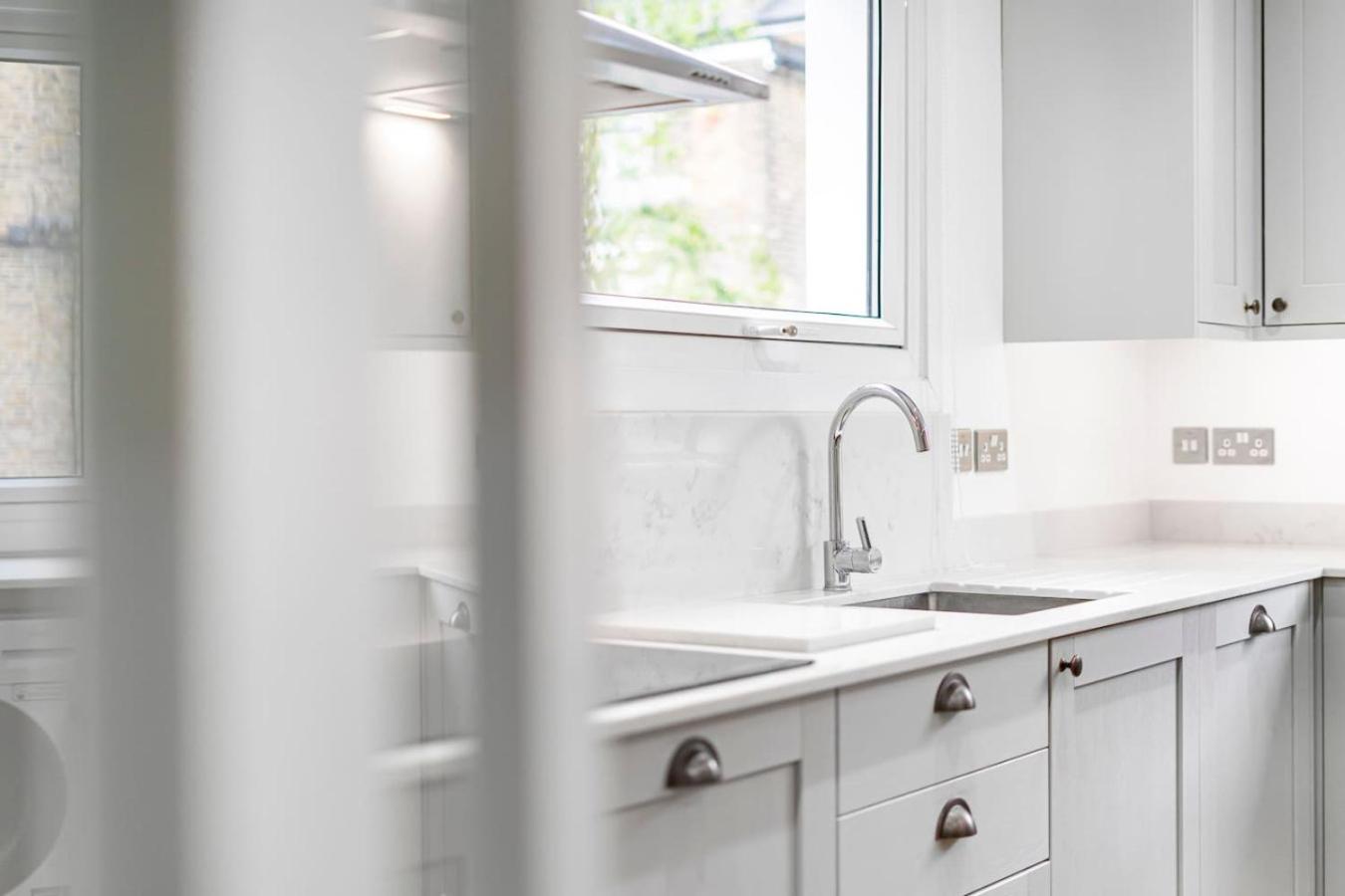 Modern 5-Bed Home in Maida Vale