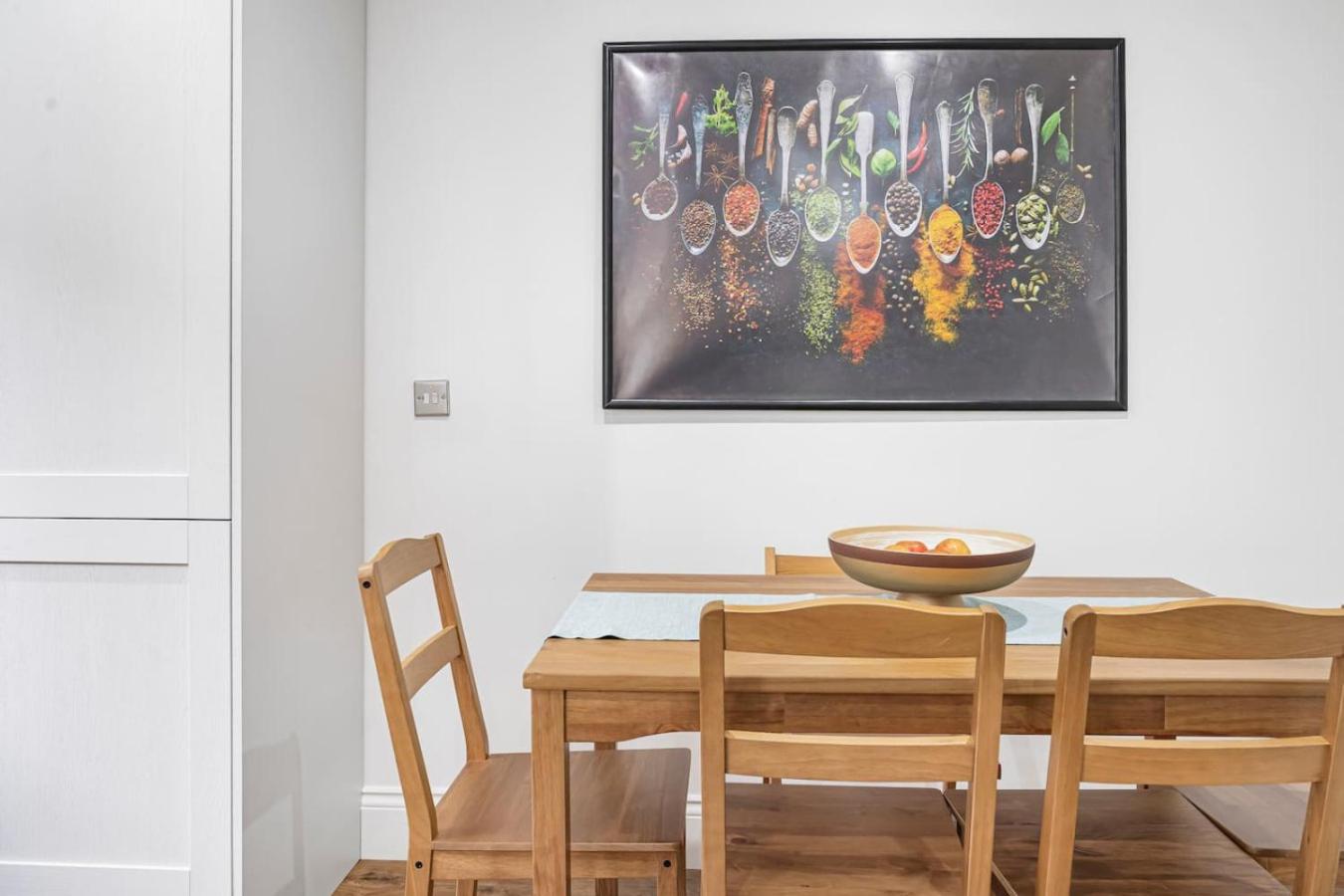 Modern 5-Bed Home in Maida Vale