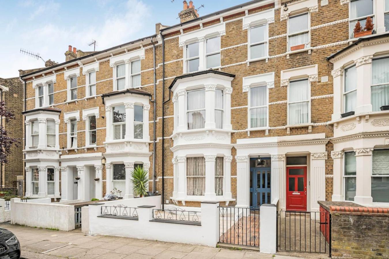 Modern 5-Bed Home in Maida Vale