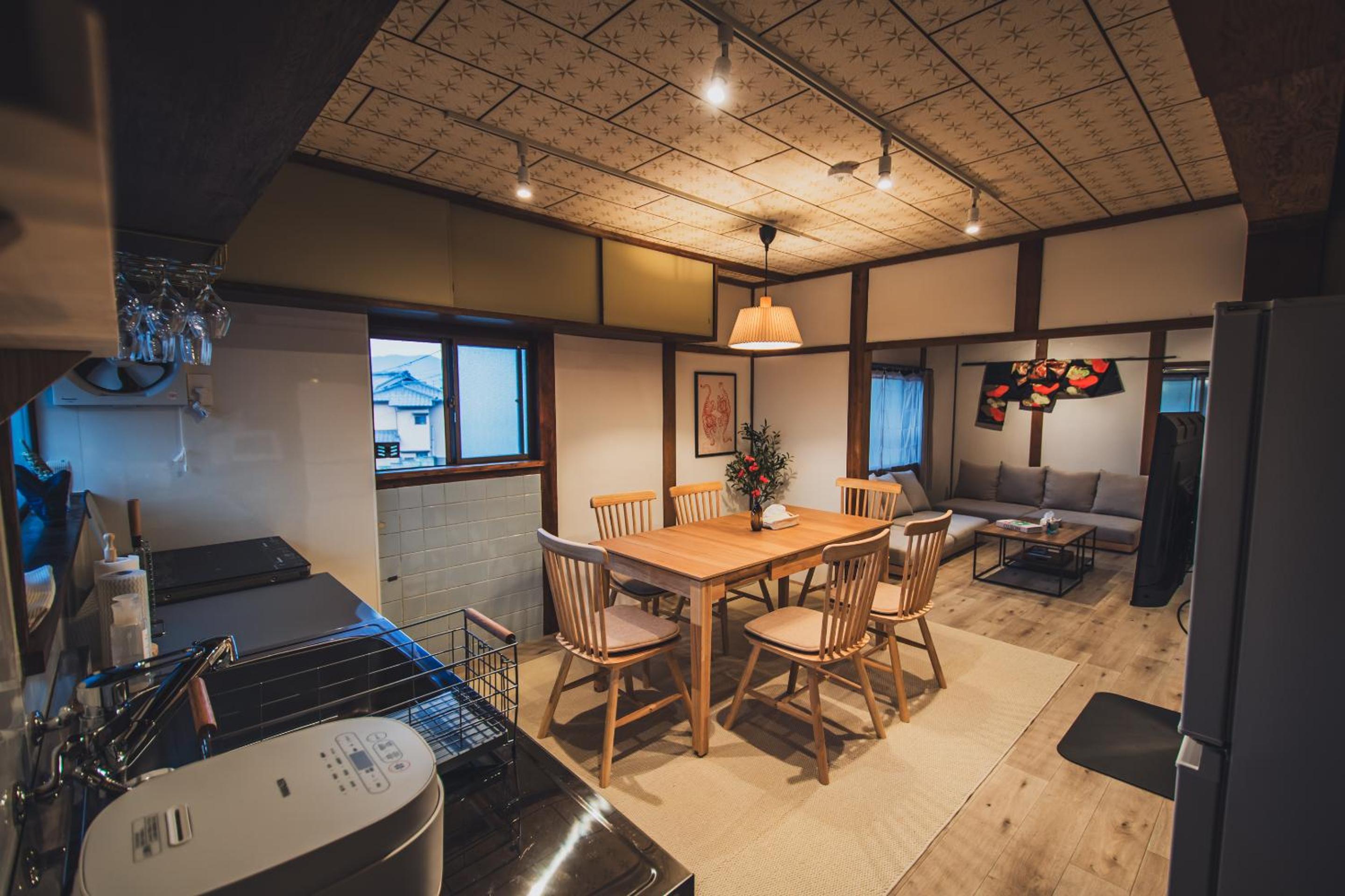 サウナとアートの宿 瀬戸内一棟貸切 Sei-Jima Retreat