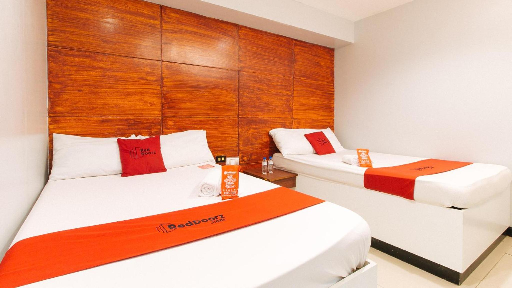 RedDoorz at Homa Resort Hotel, Camotes Islands - 9