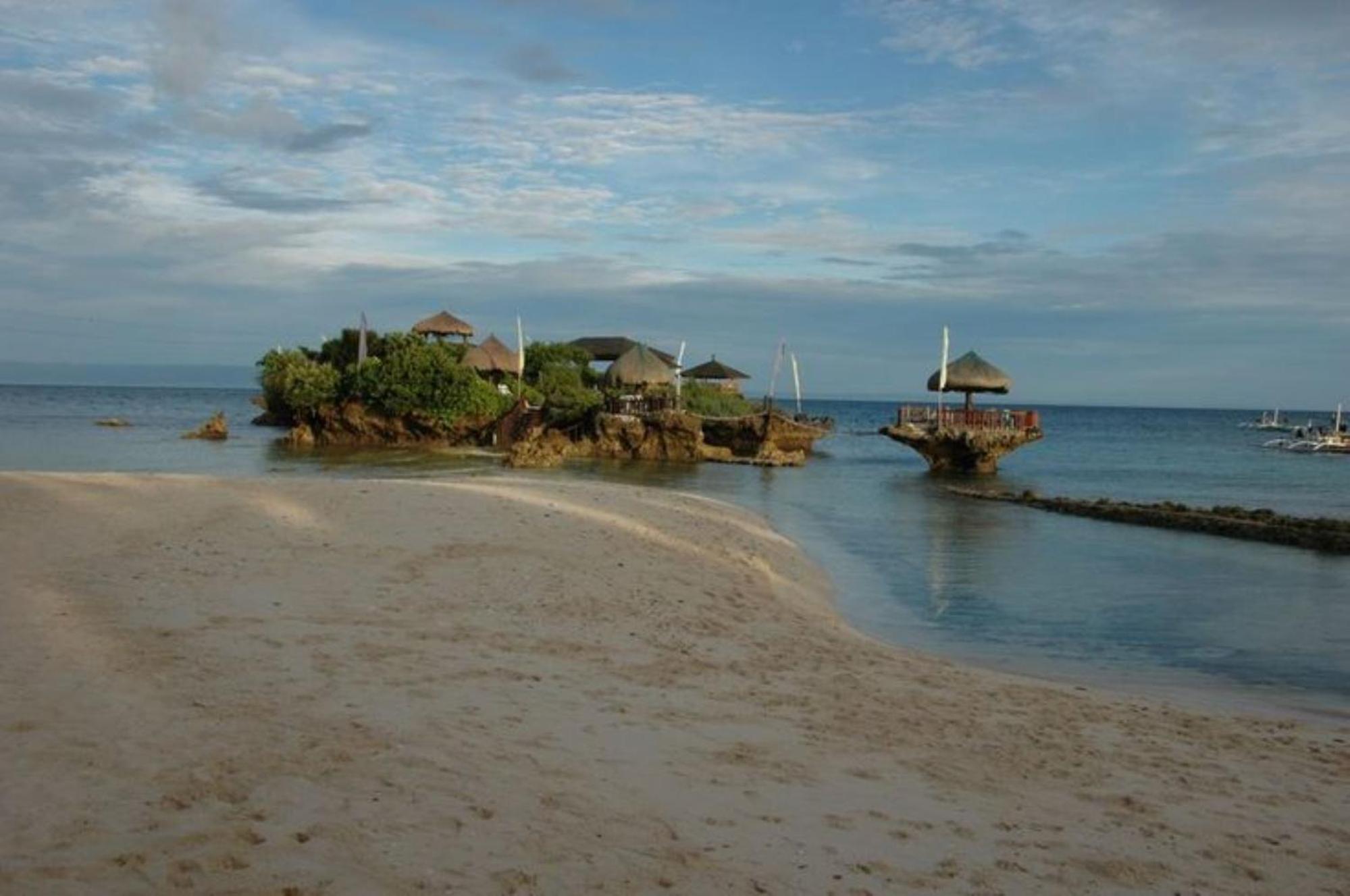 RedDoorz at Homa Resort Hotel, Camotes Islands - 20