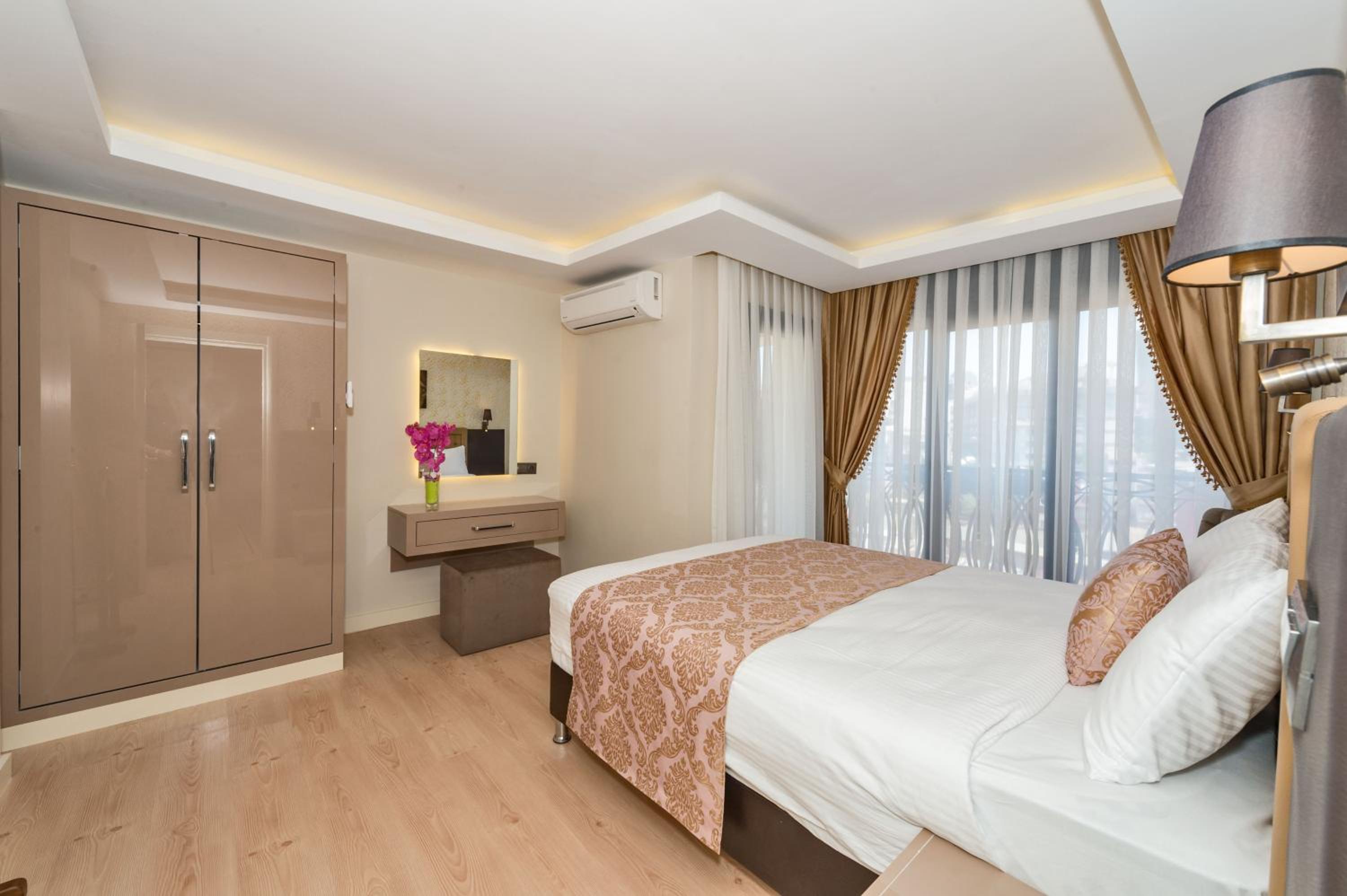 Gen Suites - Image 51