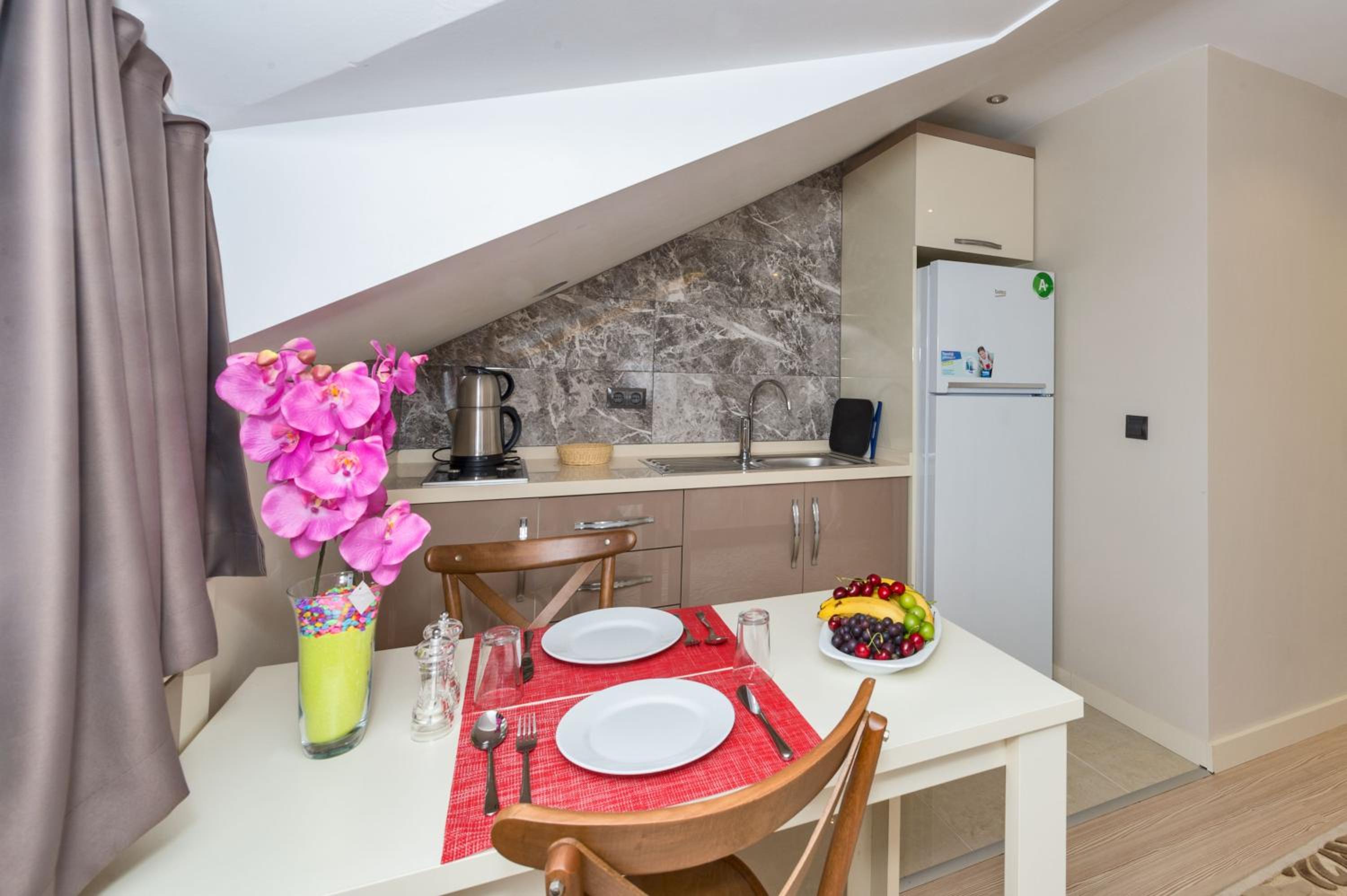 Gen Suites - Image 15