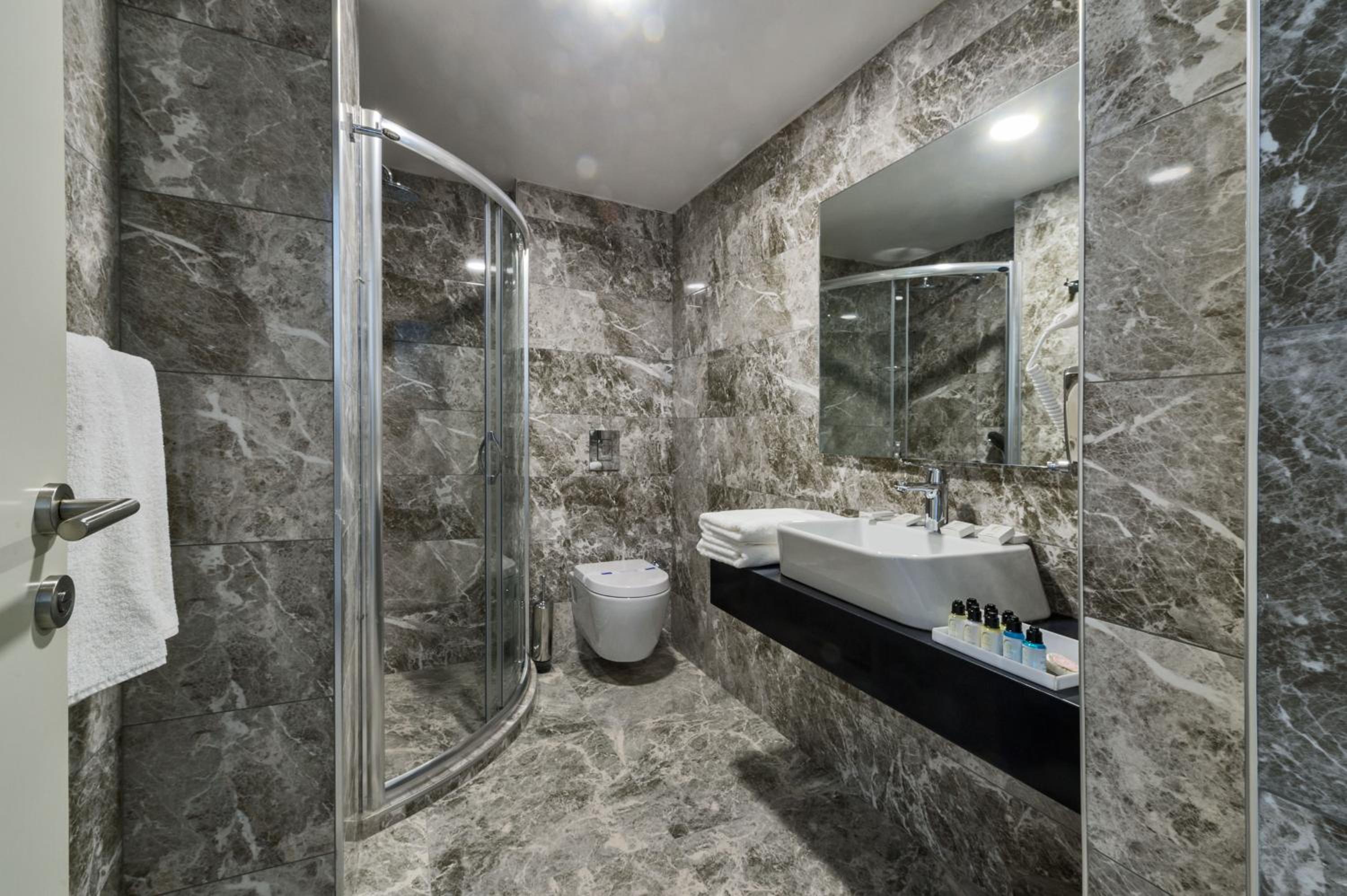 Gen Suites - Image 26