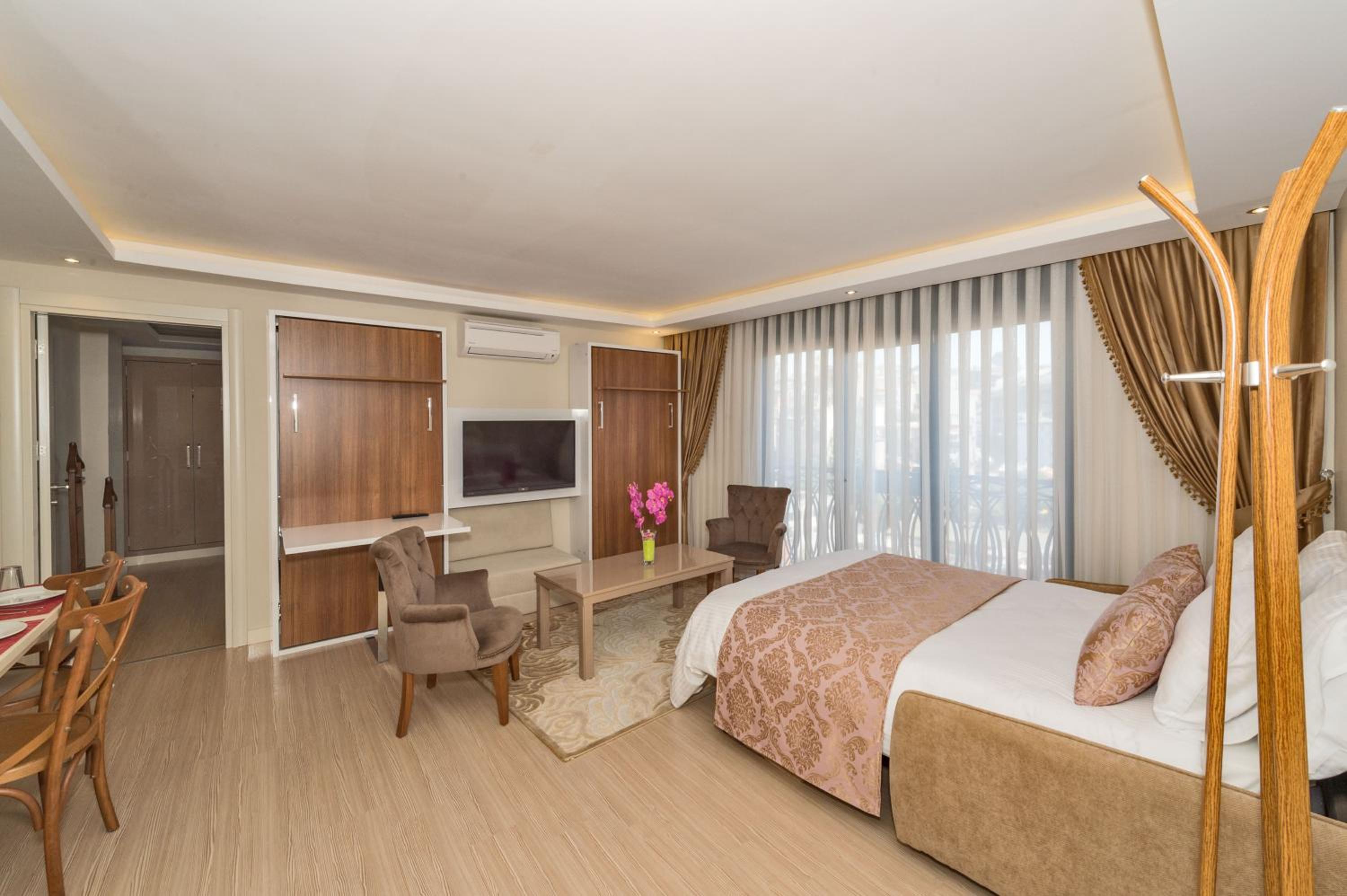 Gen Suites - Image 34