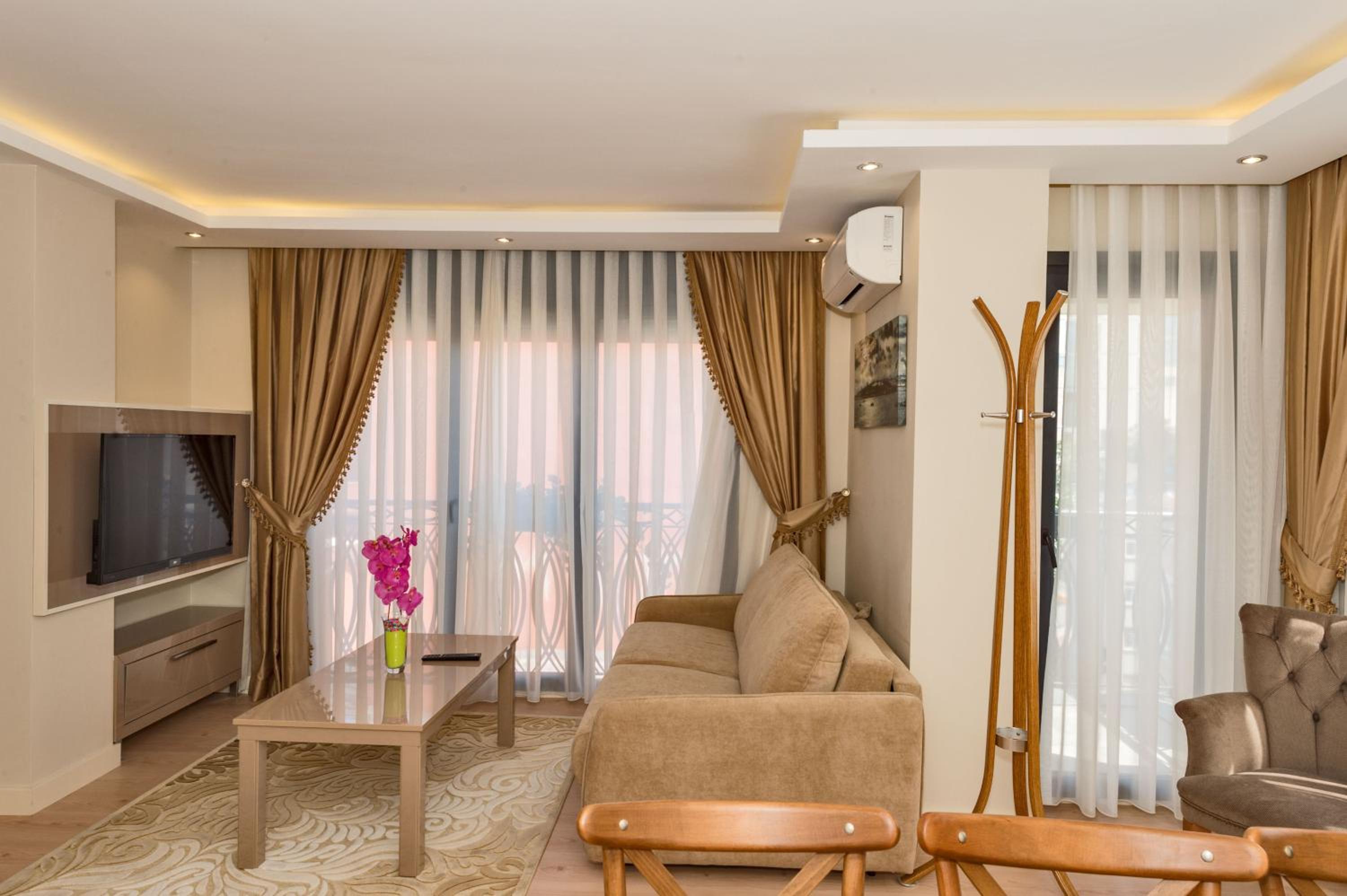 Gen Suites - Image 40