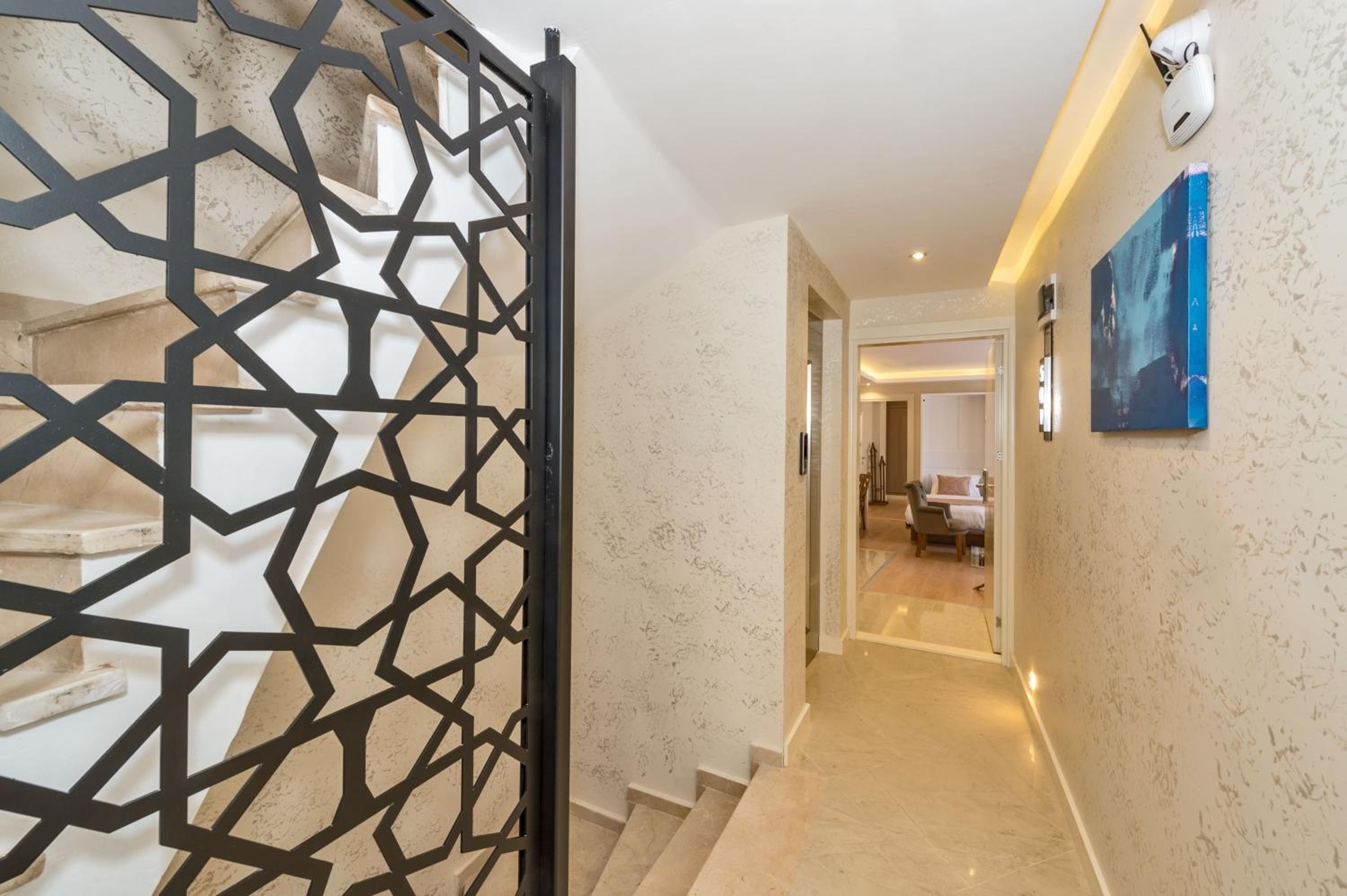 Gen Suites - Image 42