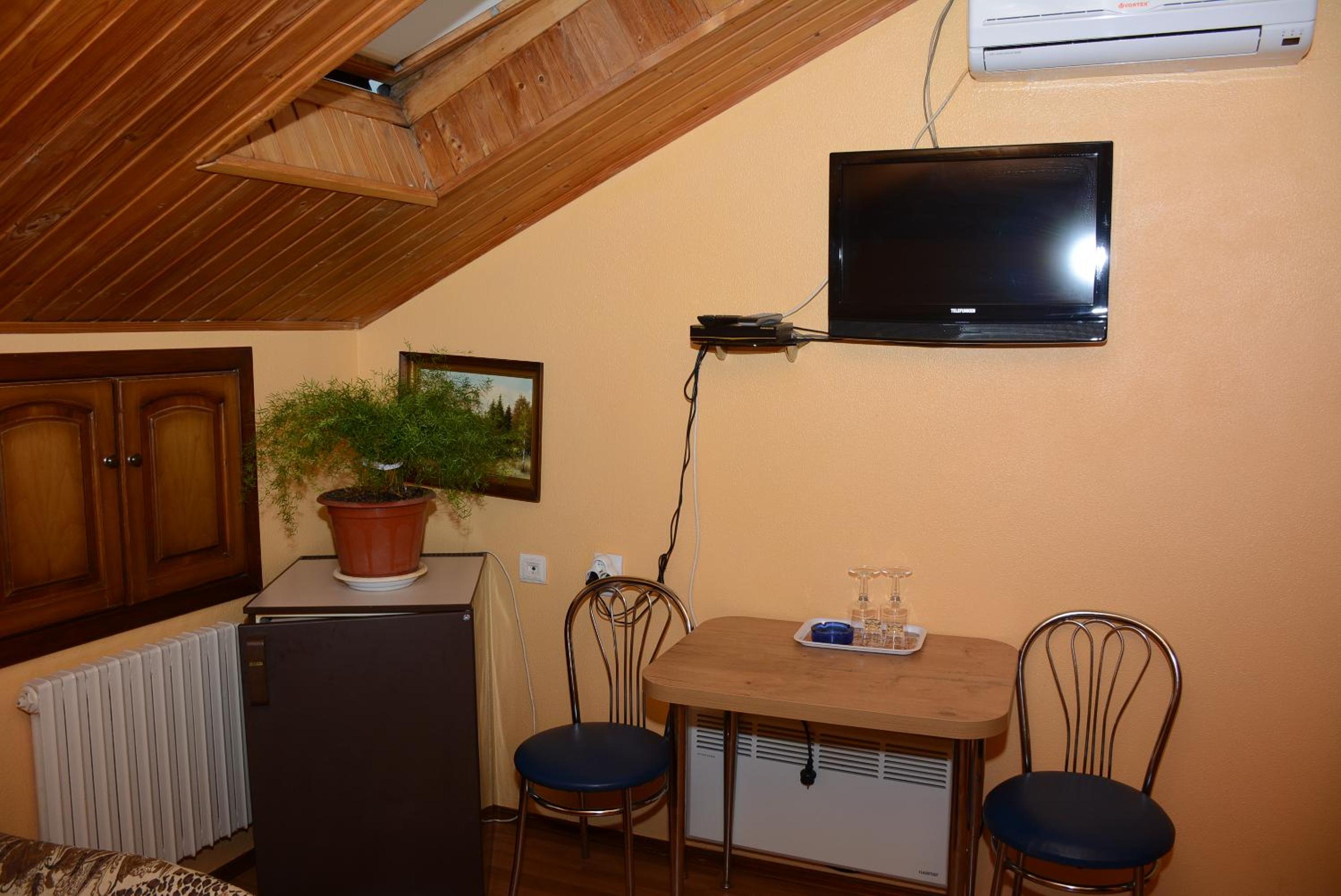 Bazar Motel view 4