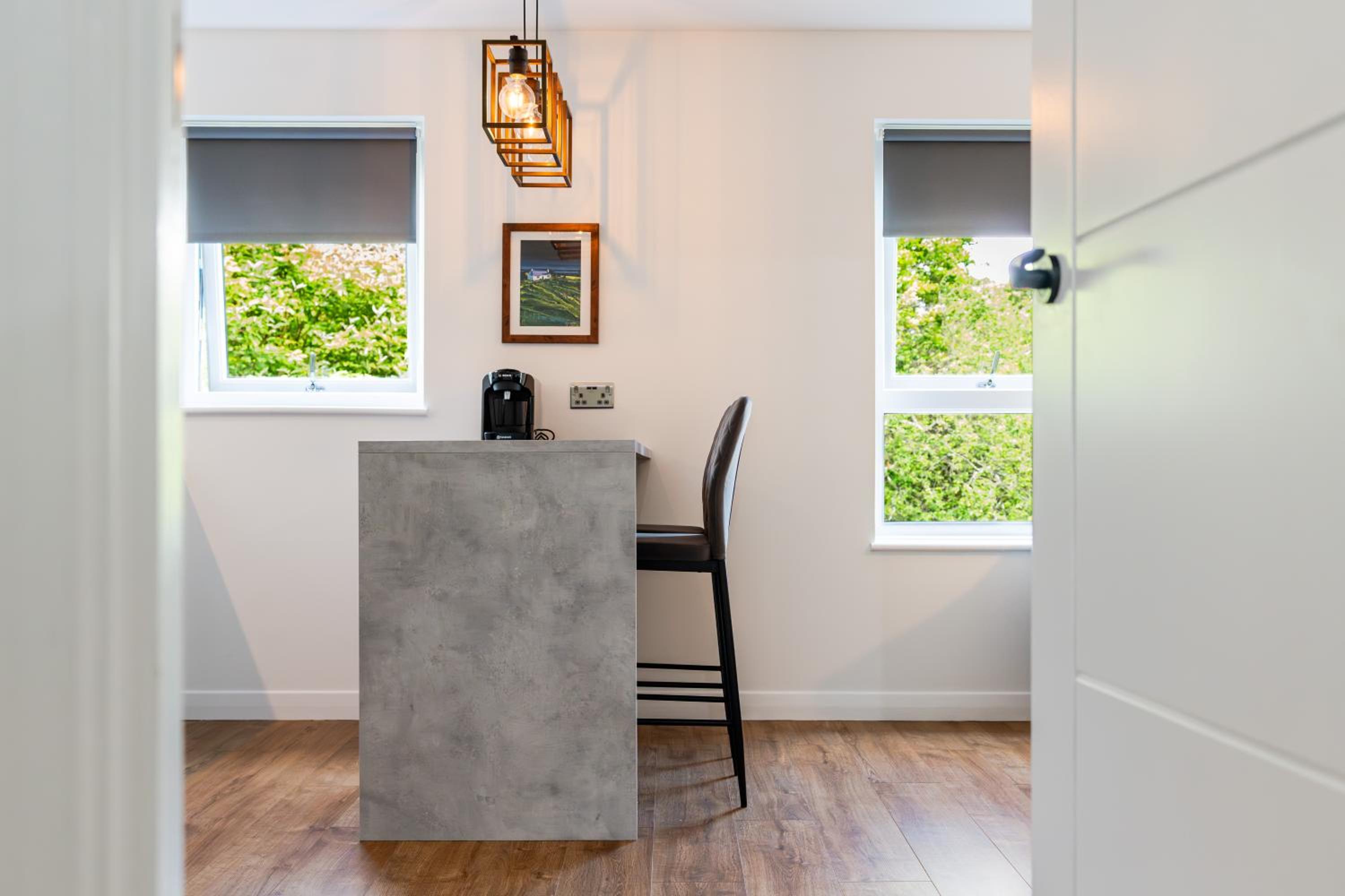 2Bedroom Apartment-Free Parking