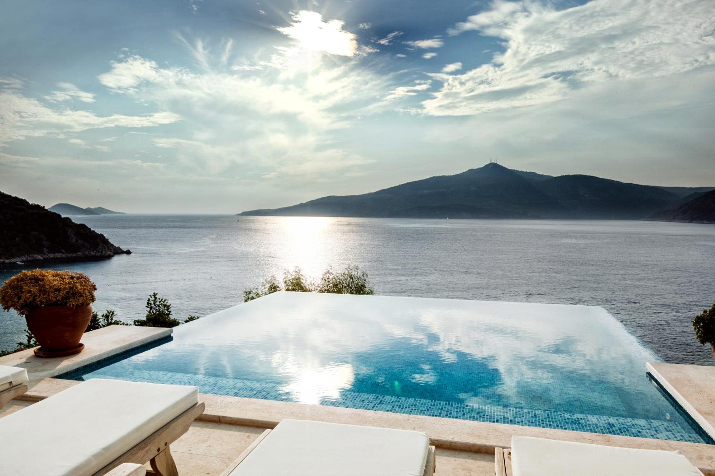 Hotel Villa Mahal becomes Villa Mahal Otel. - Image 121