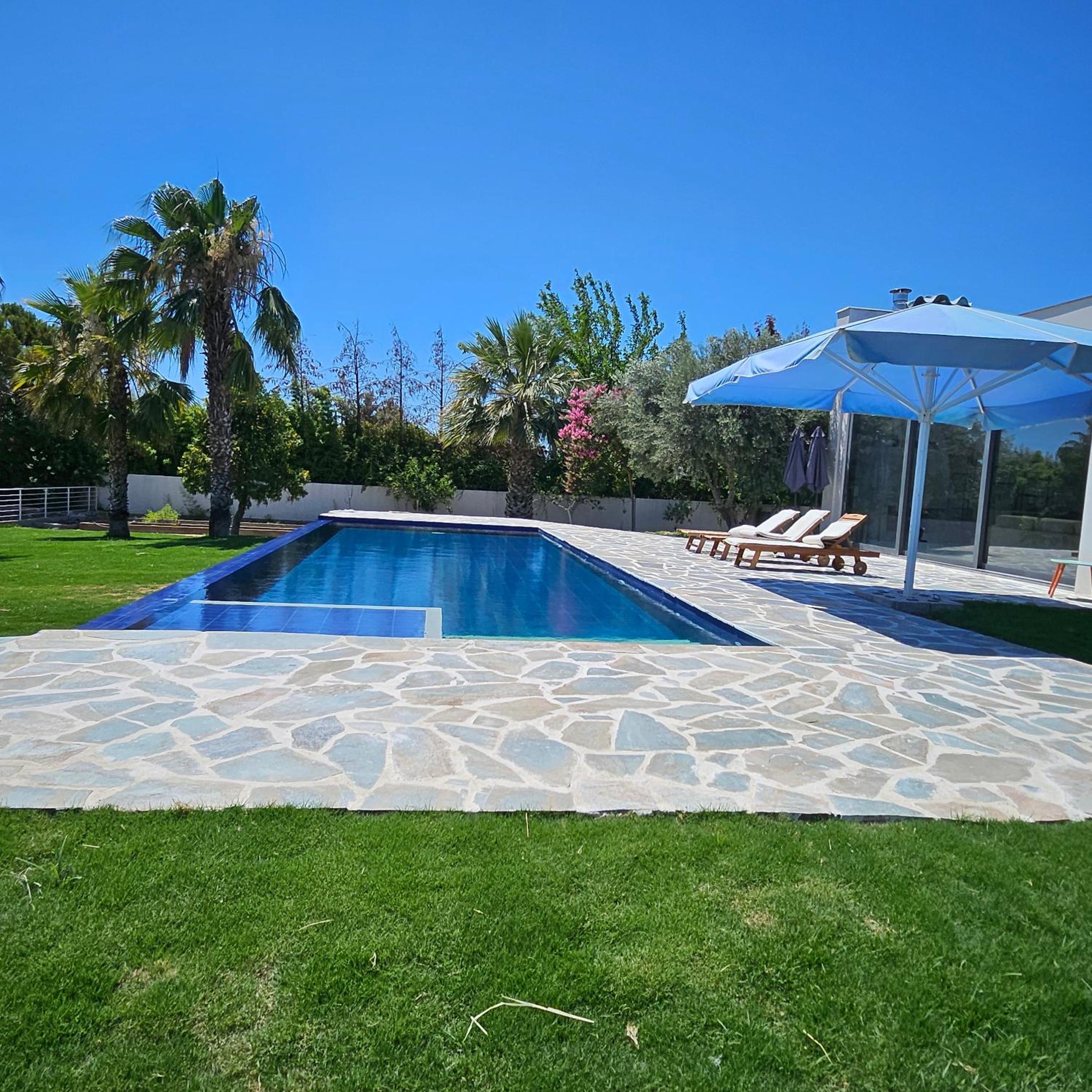 Evia Palm Beach Villa