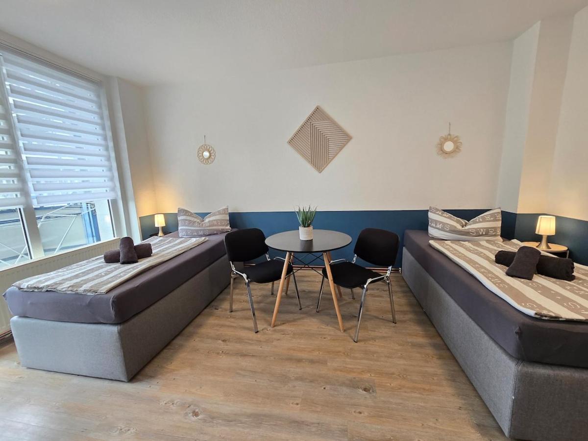 FeWo 5 Personen, Nähe Bahnhof, WLAN,Balkon