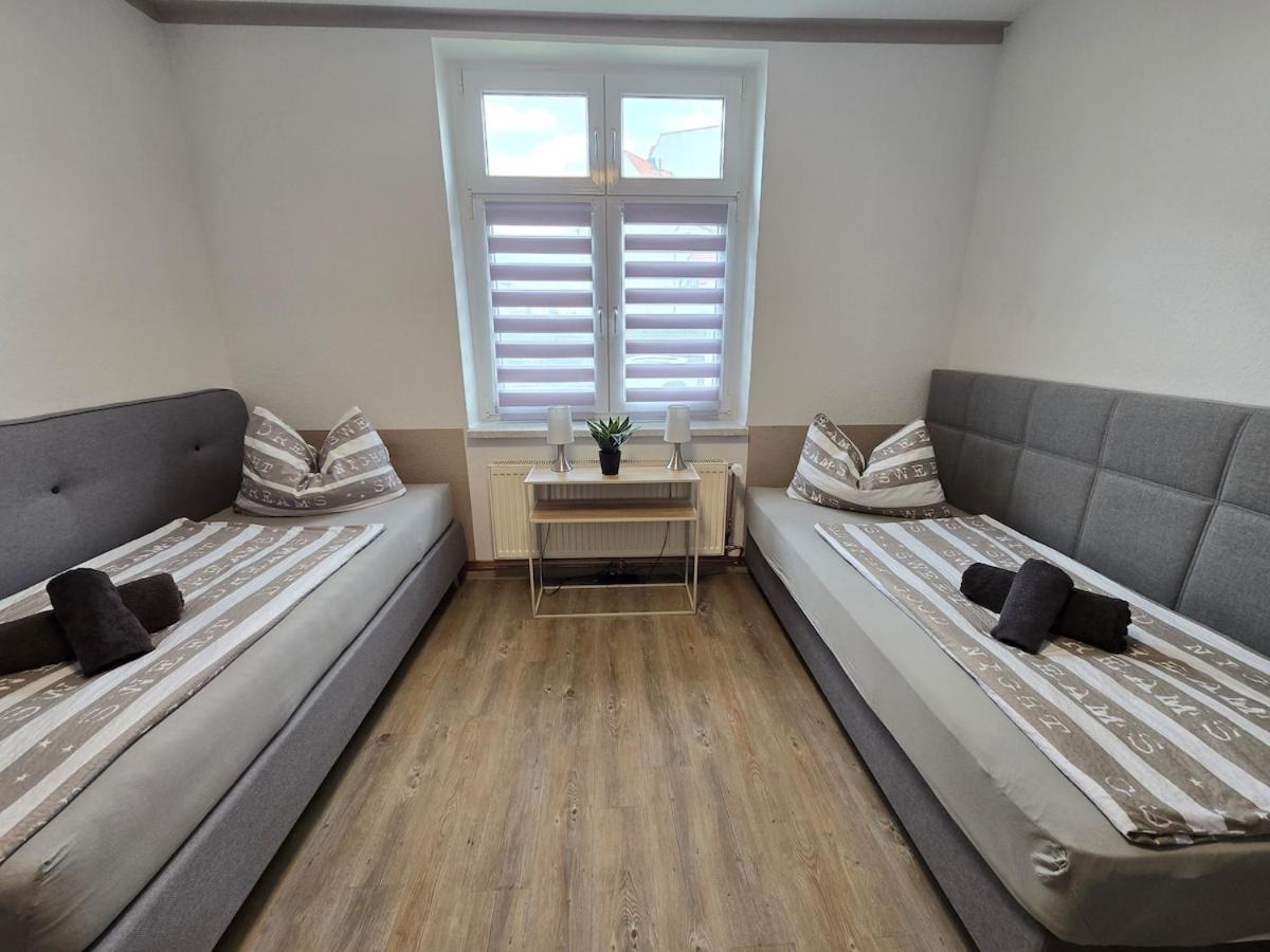 FeWo 5 Personen, Nähe Bahnhof, WLAN,Balkon