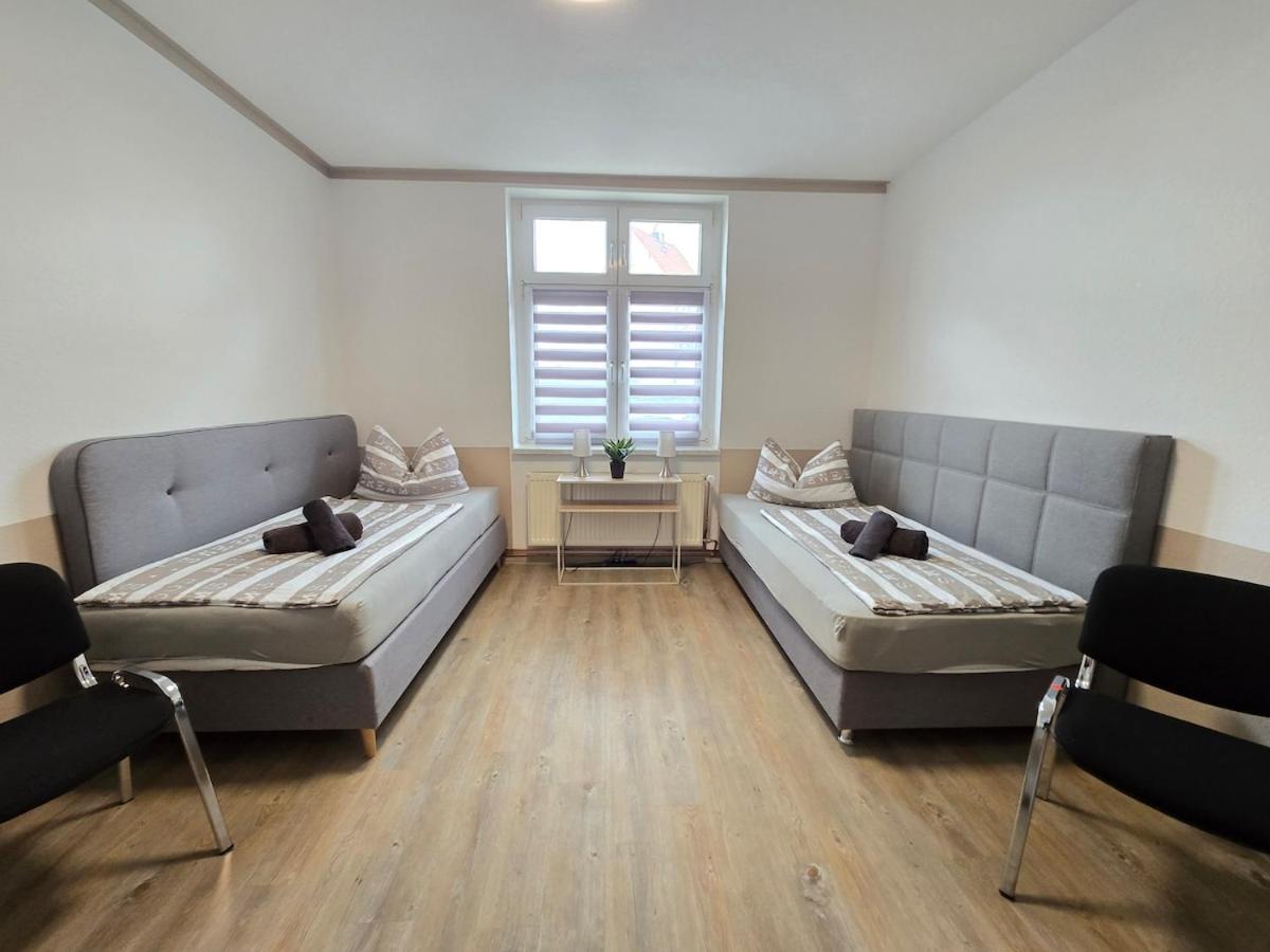 FeWo 5 Personen, Nähe Bahnhof, WLAN,Balkon