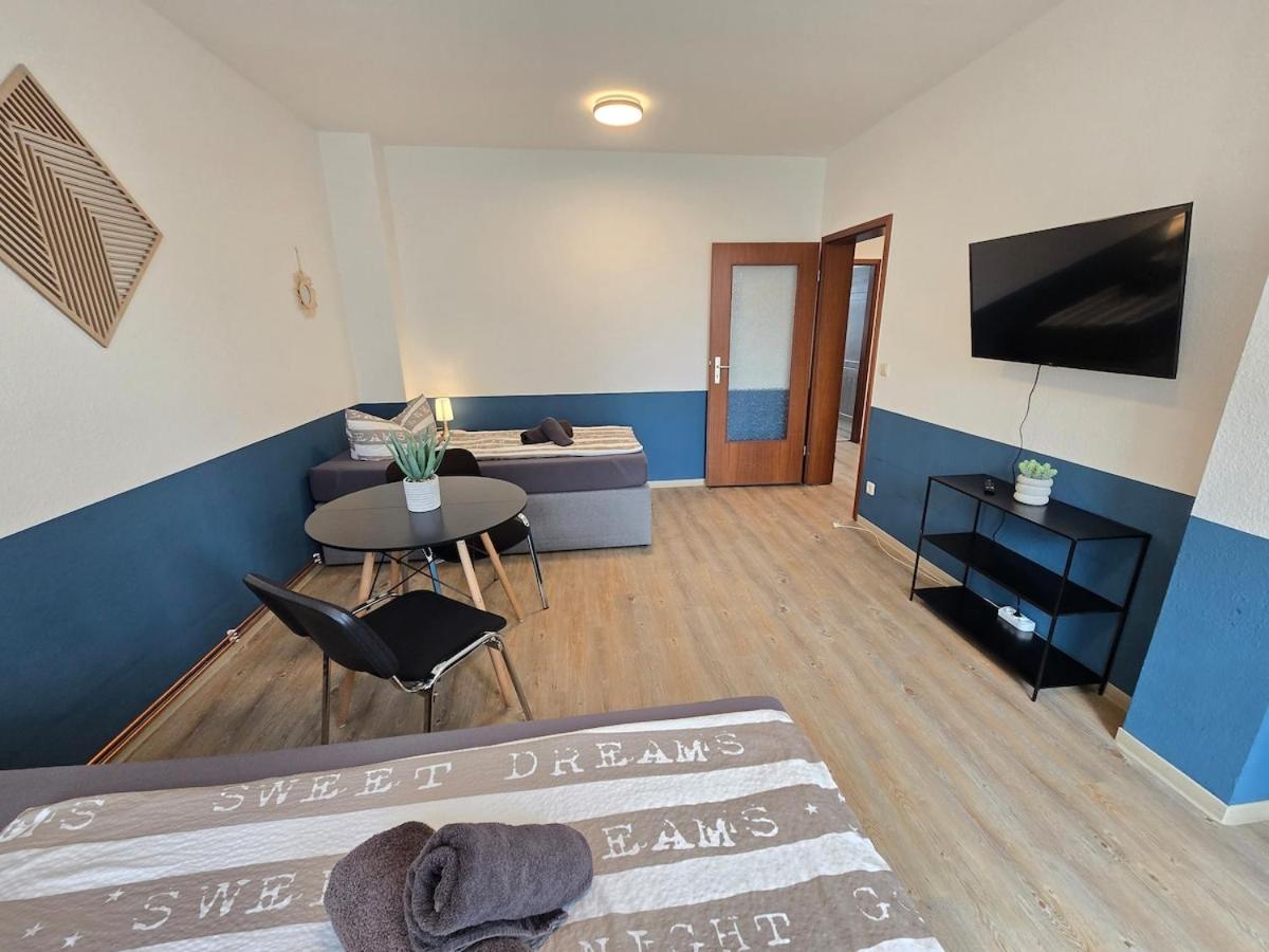 FeWo 5 Personen, Nähe Bahnhof, WLAN,Balkon