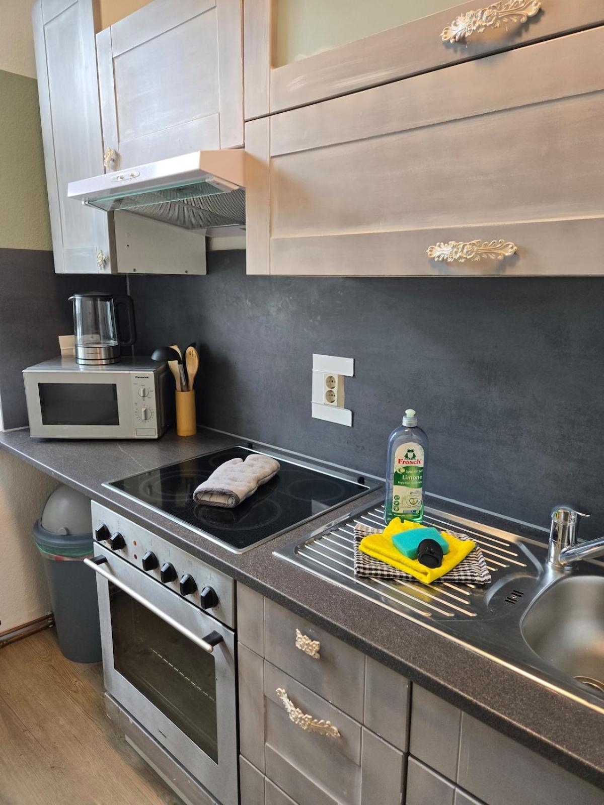 FeWo 5 Personen, Nähe Bahnhof, WLAN,Balkon