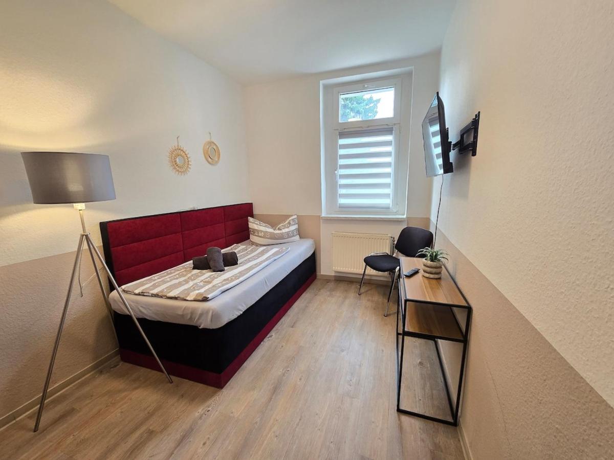 FeWo 5 Personen, Nähe Bahnhof, WLAN,Balkon