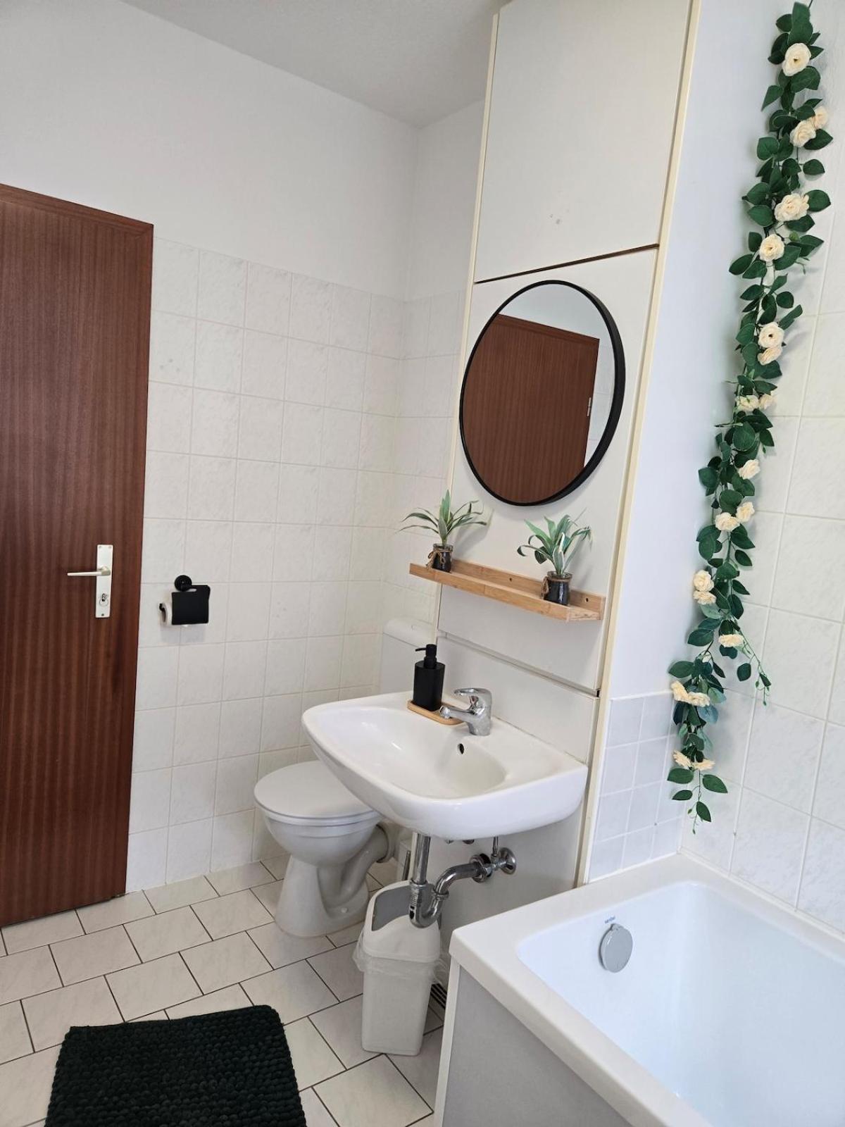 FeWo 5 Personen, Nähe Bahnhof, WLAN,Balkon