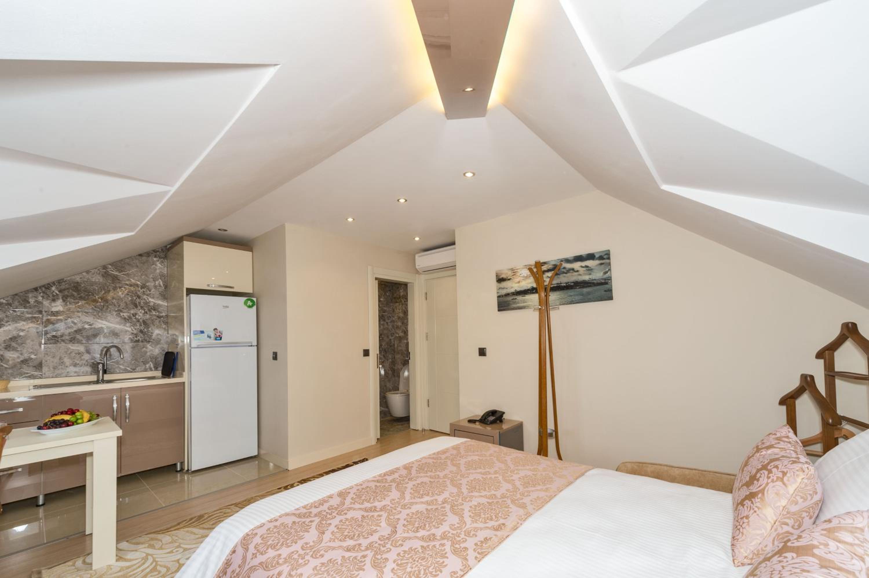 Gen Suites - Image 70