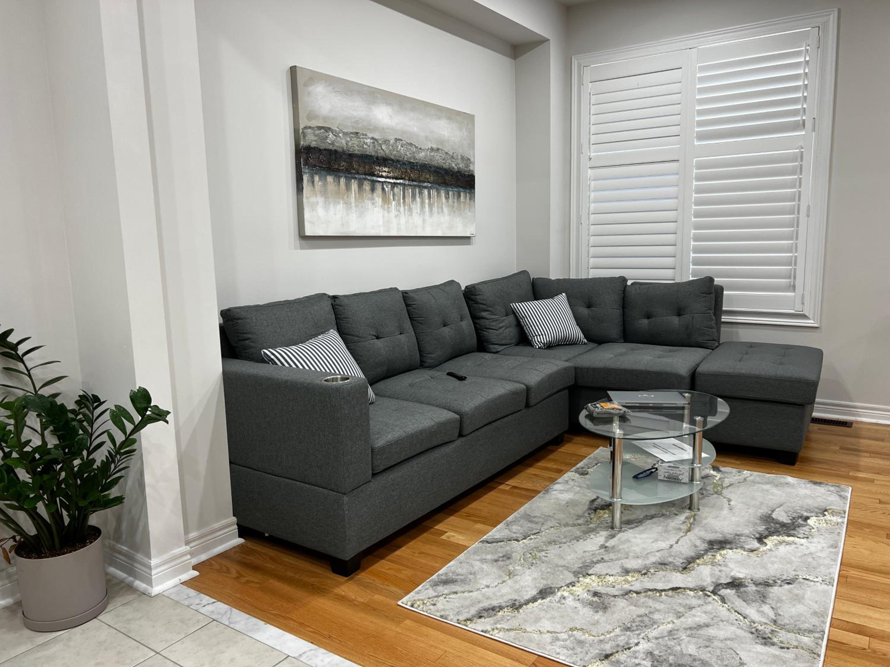 Four Bedroom Spacious House with Parking in Milton, Ontario