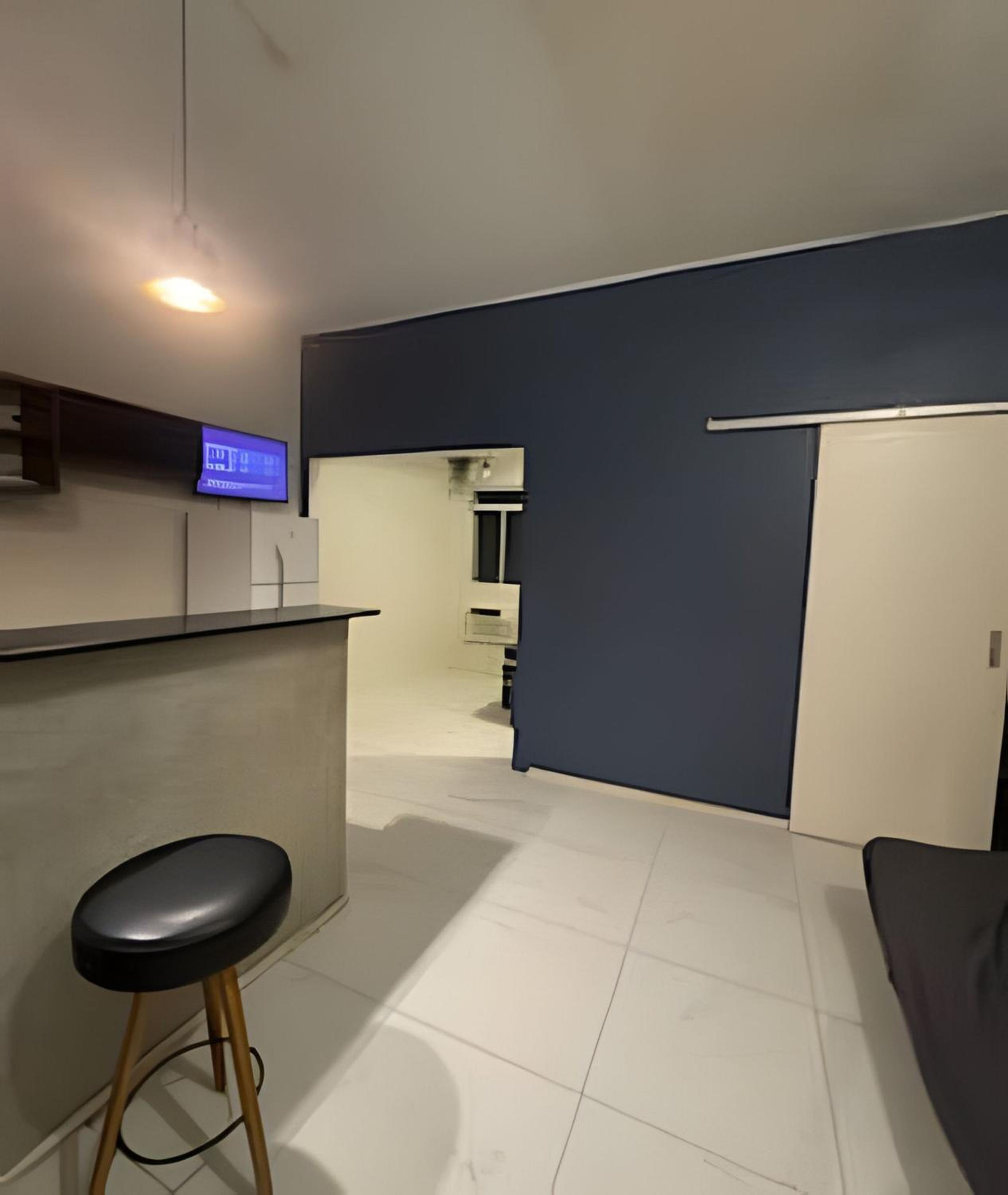 Leme: Your Beachfront Paradise, Right Next to Copacabana!
