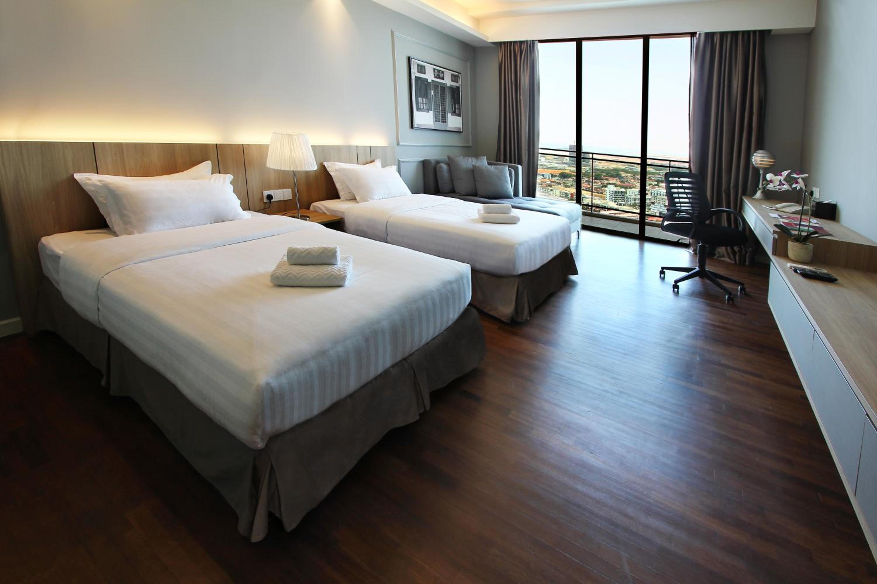The Shore Hotel & Residences photo 7