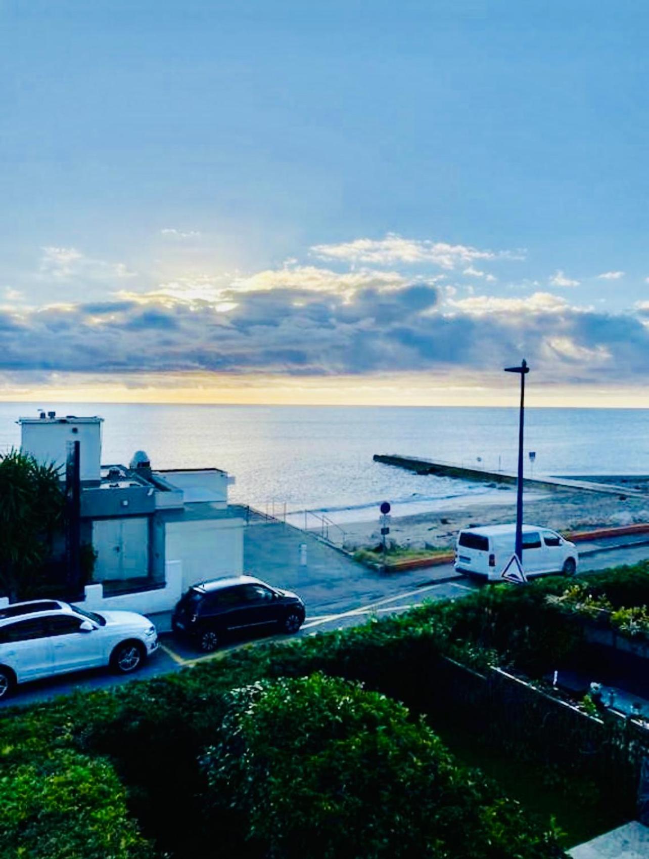 Studio Azur face à la mer - Parking privé