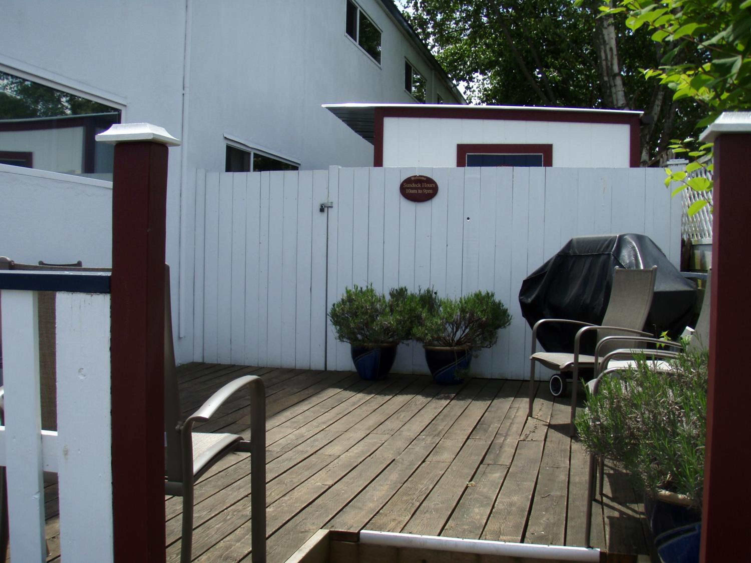 Buccaneer Inn
